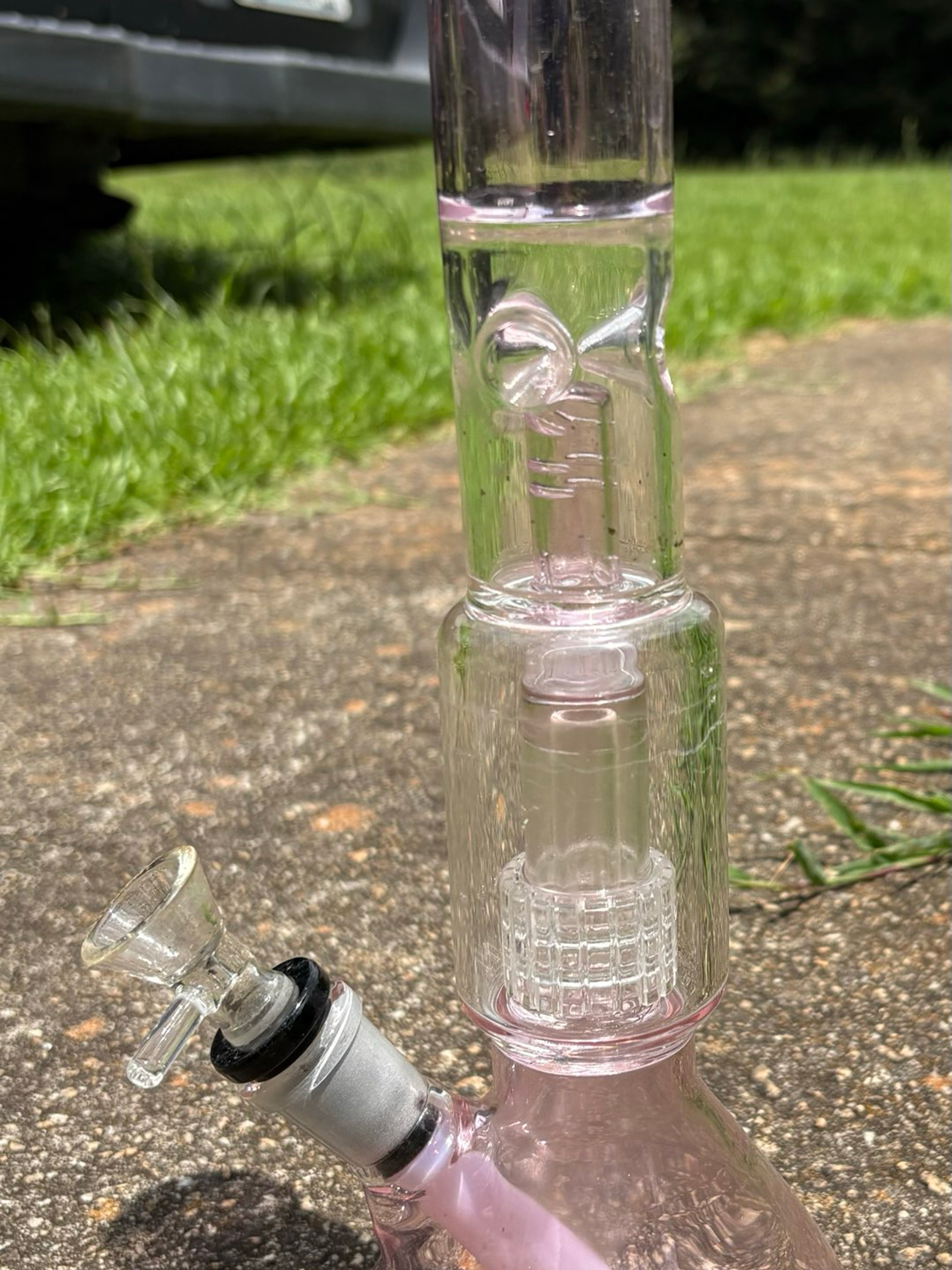 Preview pic of Pink and clear beaker