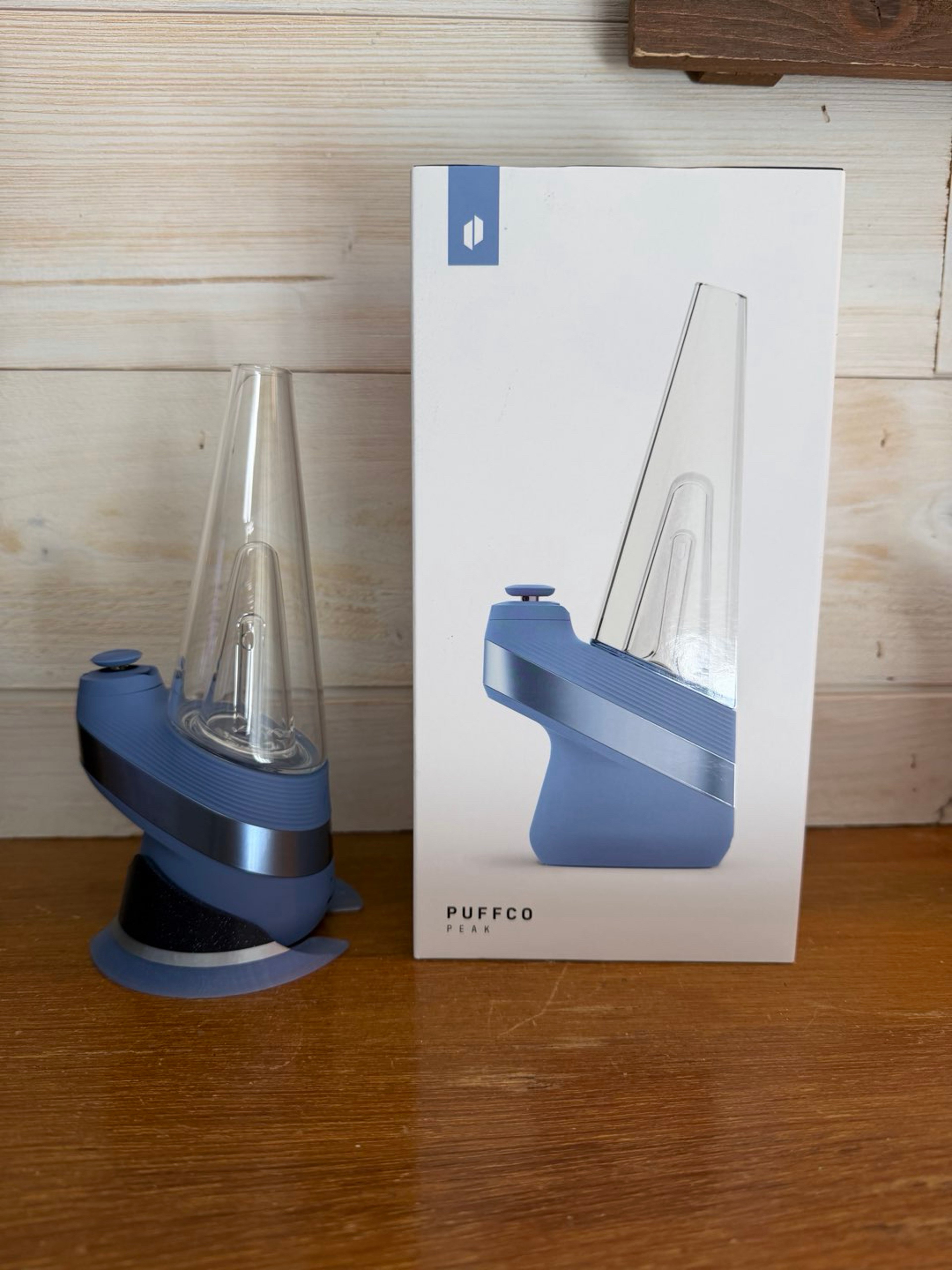 Preview pic of Puffco Peak V2 sapphire with stabilizer base.
