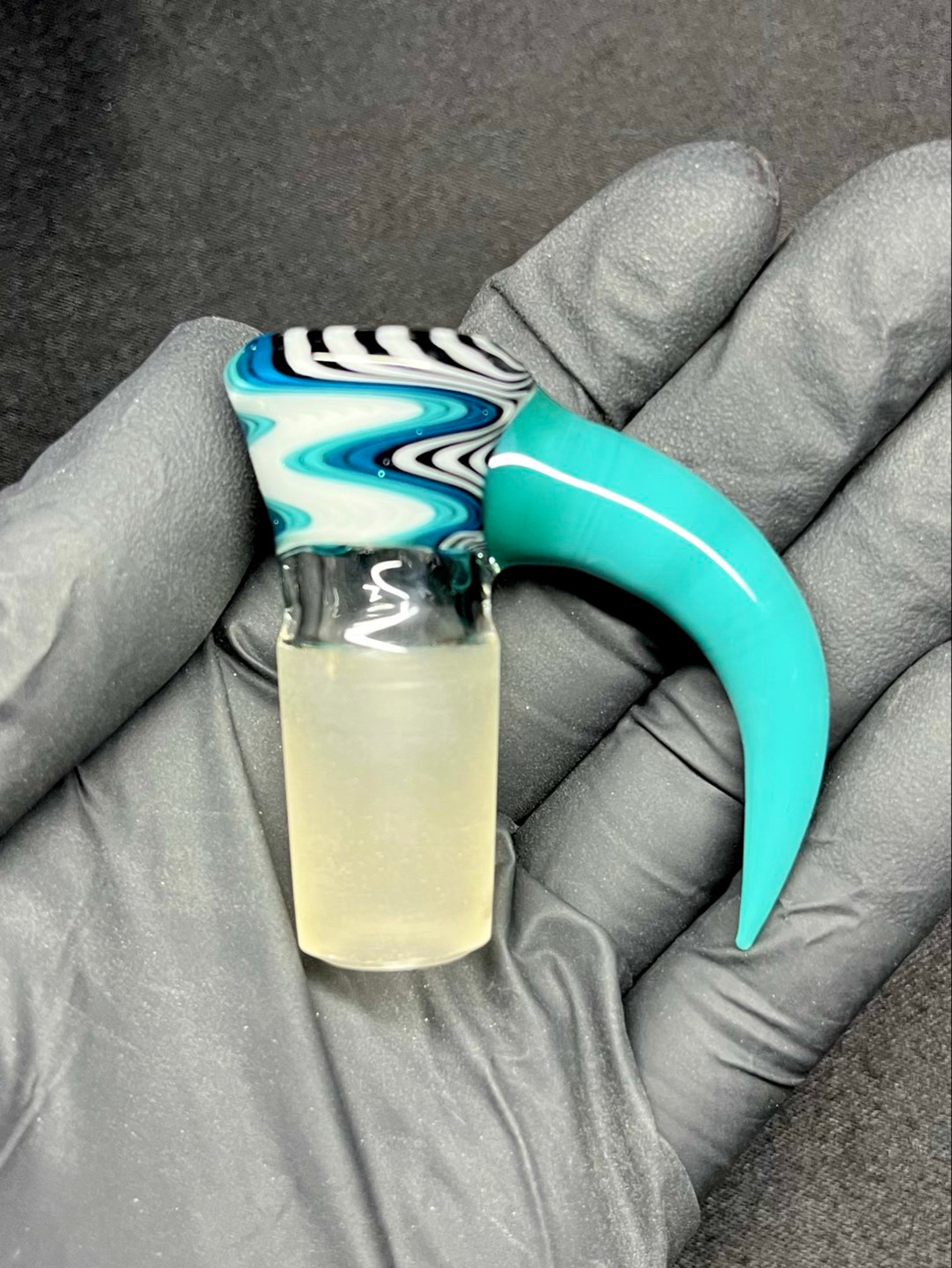 Preview pic of Wig wag/Opaque Aqua 18mm slide