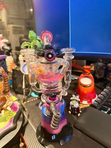Preview pic of Kyru glass