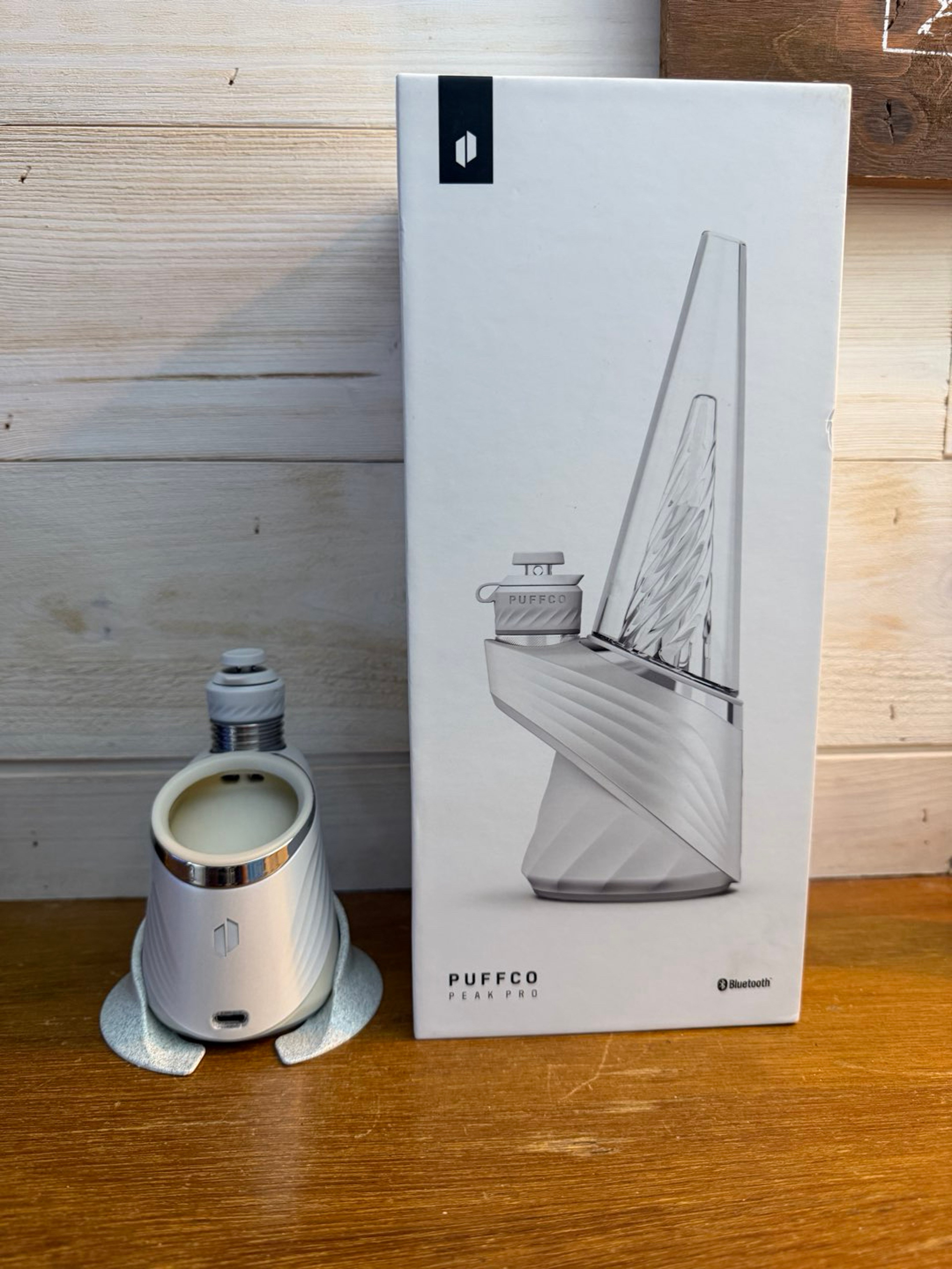 Preview pic of Puffco peak pro with XL chamber and stabilizer base