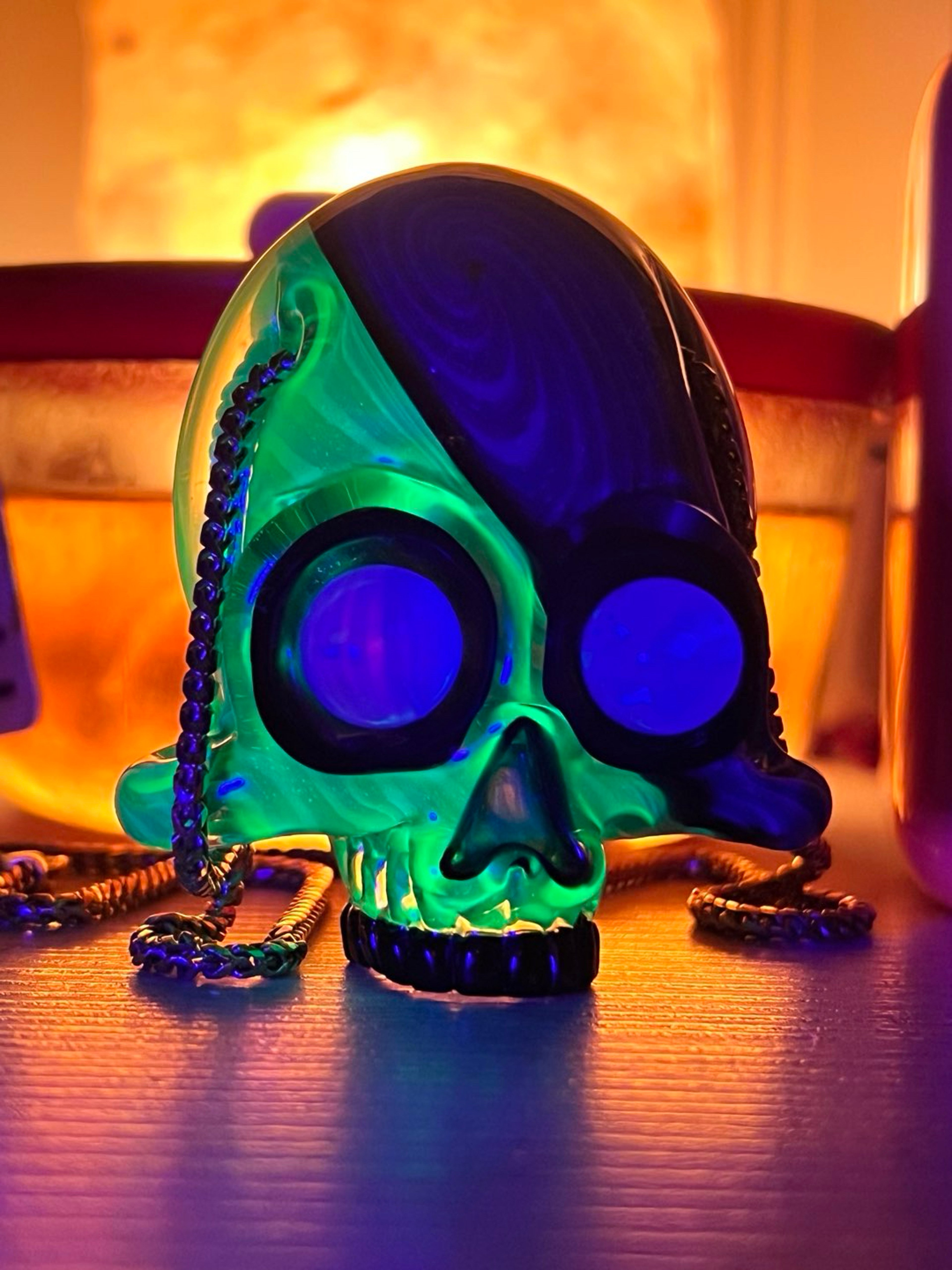 Preview pic of Darby x AKM split face skull UV reactive