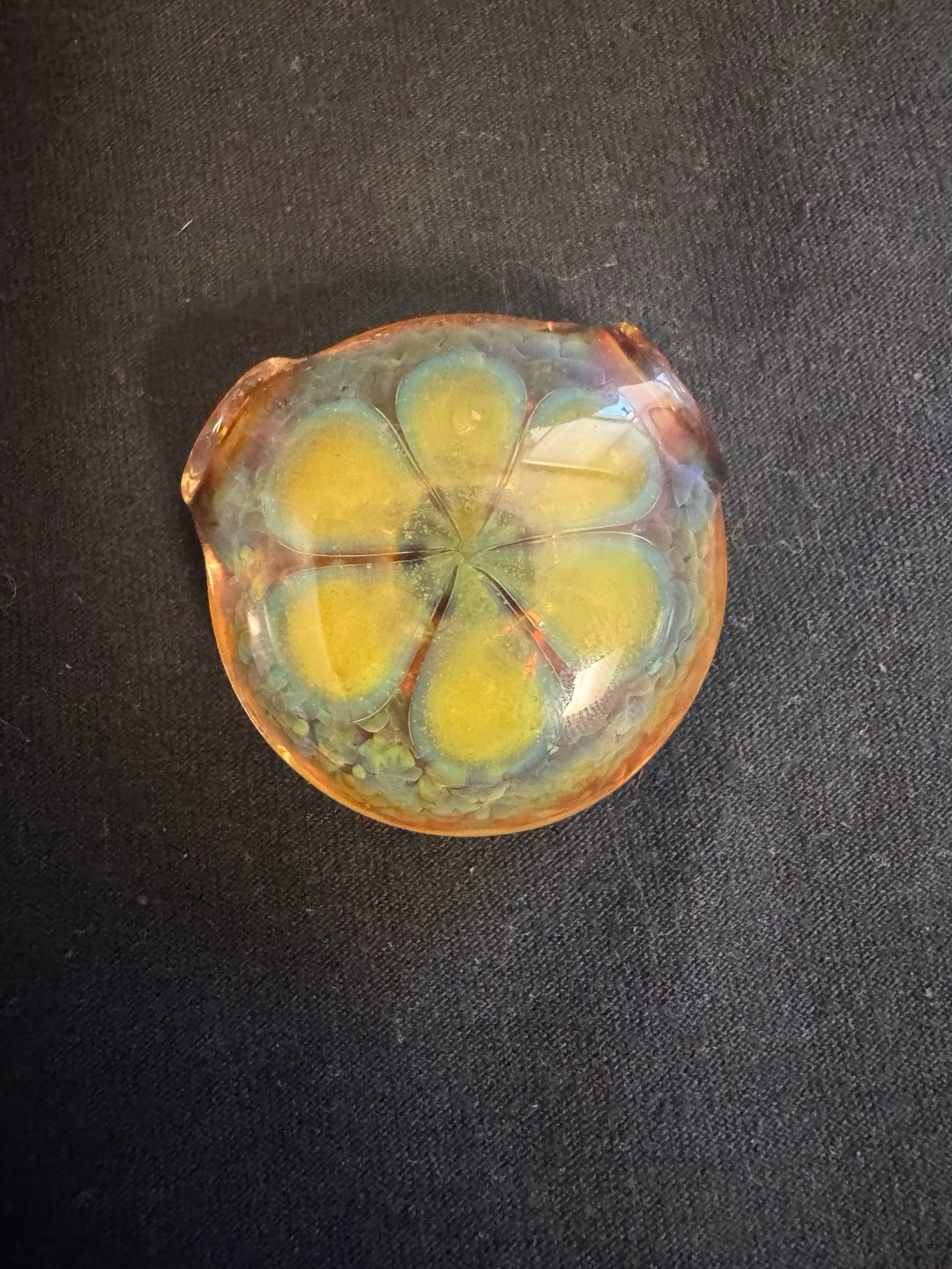 Preview pic of Dotted Swinger Pendant