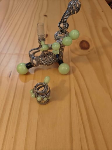 Preview pic of Clayball glass tripod in line recycler