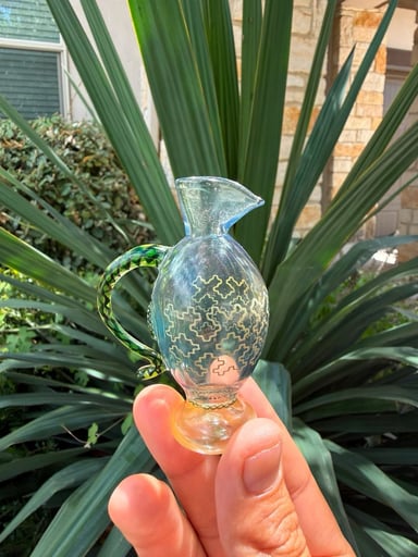 Preview pic of Kinda glass mini vessel 1/1