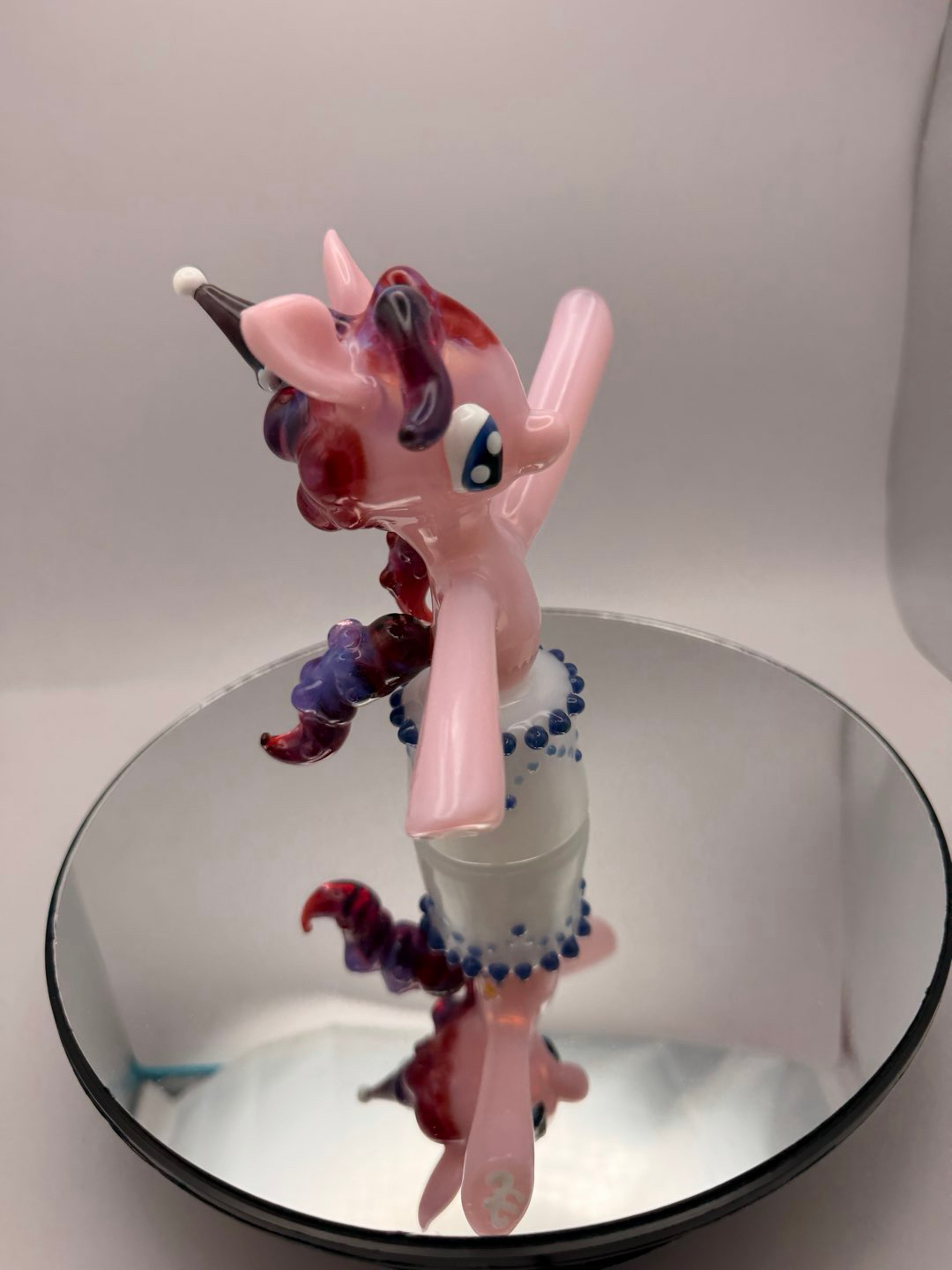 Preview pic of Pinky Pipe