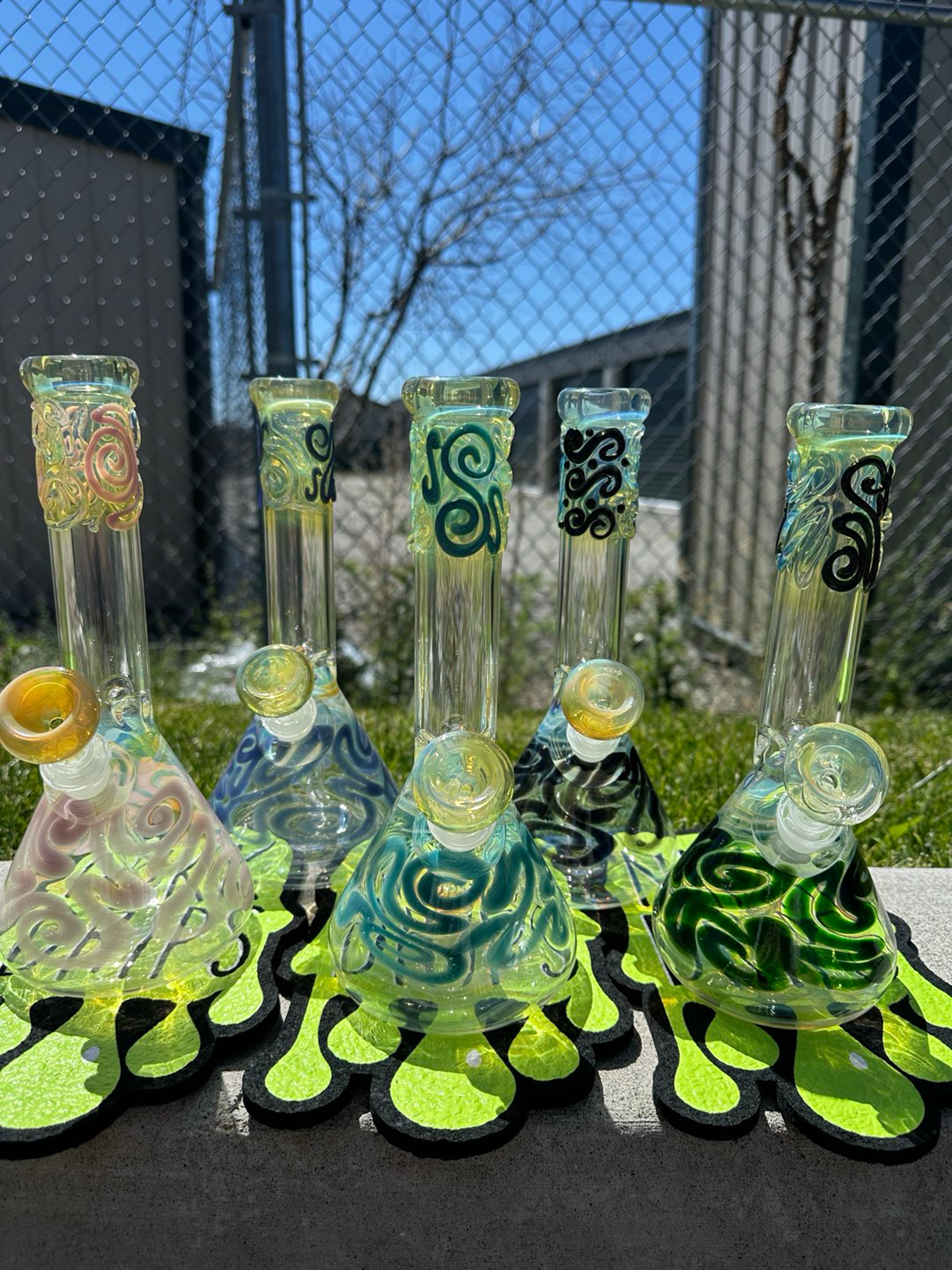 Preview pic of MJHoG 9" Flower Beaker - Squiggle Tech