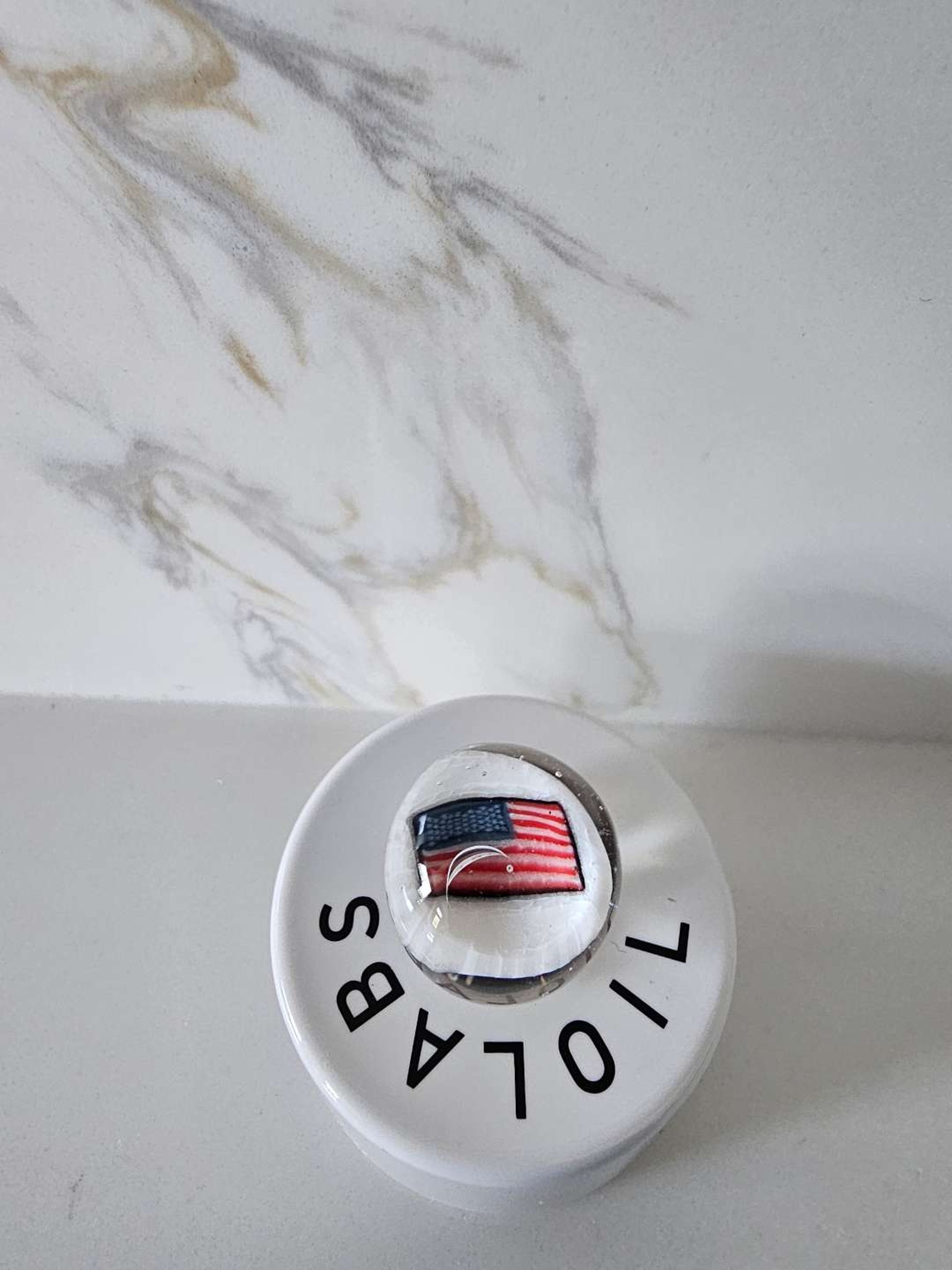 Preview pic of USA MILLIE MARBLE UV 15$  LOW RESERVE !!