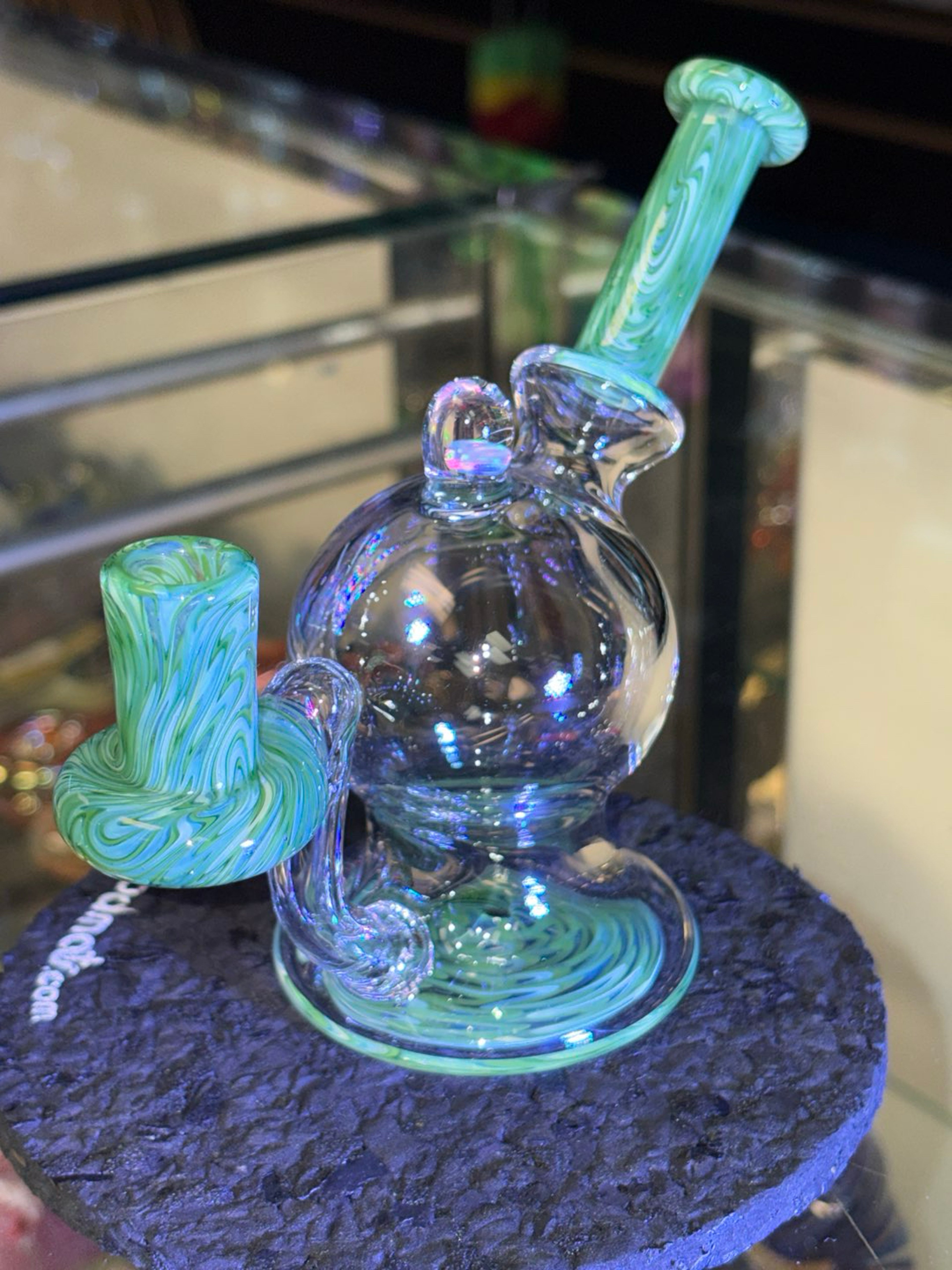 Preview pic of Small banger hang(unknown artist)