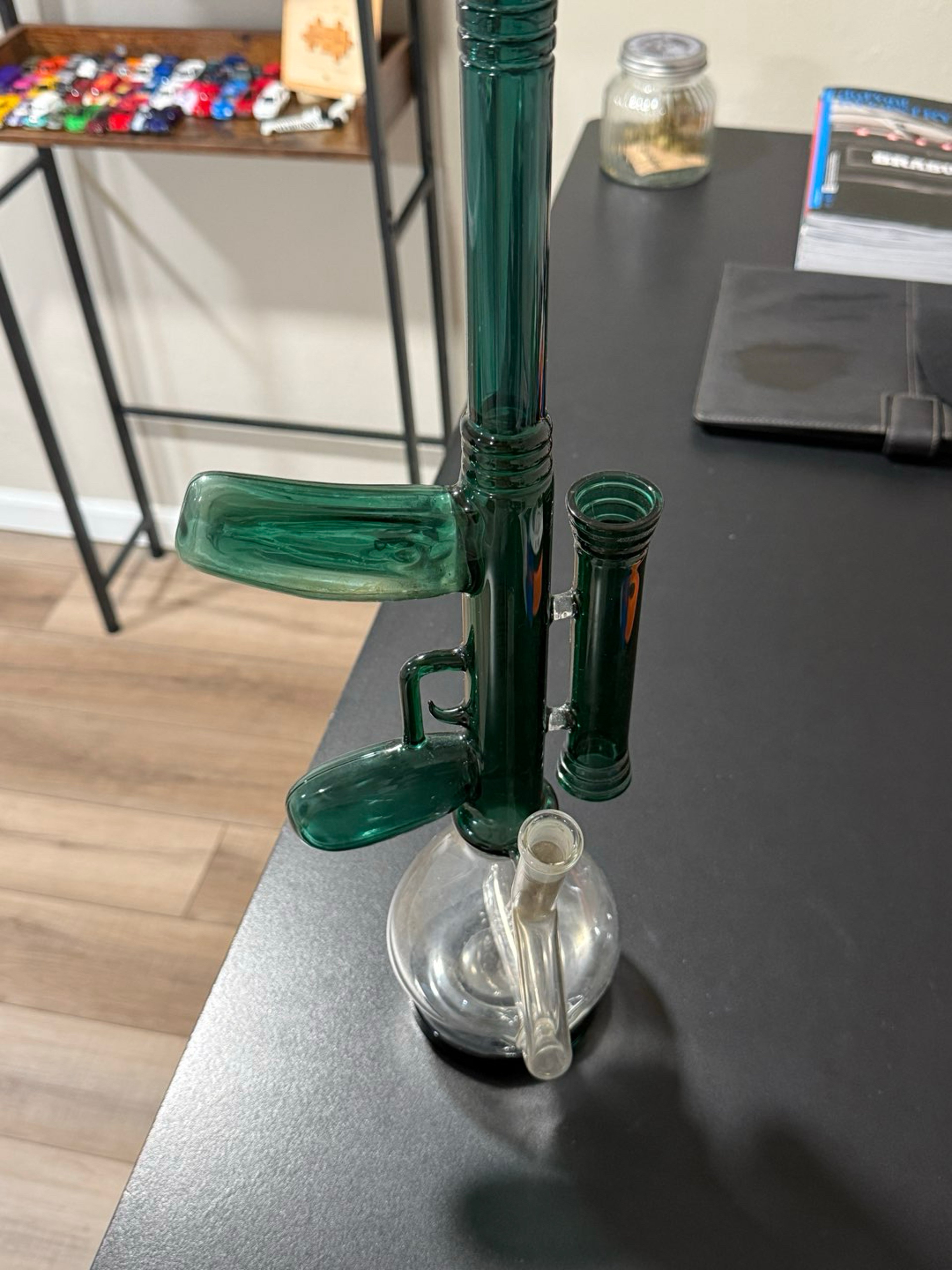 Preview pic of AK bong