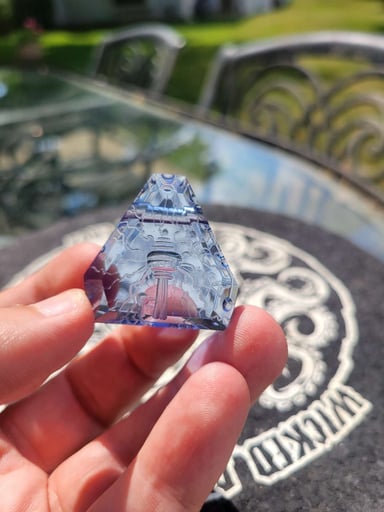 Preview pic of Murdoc glass pendant