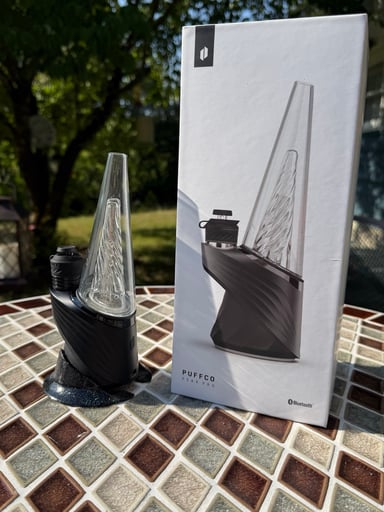 Preview pic of Puffco Peak Pro onyx with stabilizer base and limited edition black XL chamber.