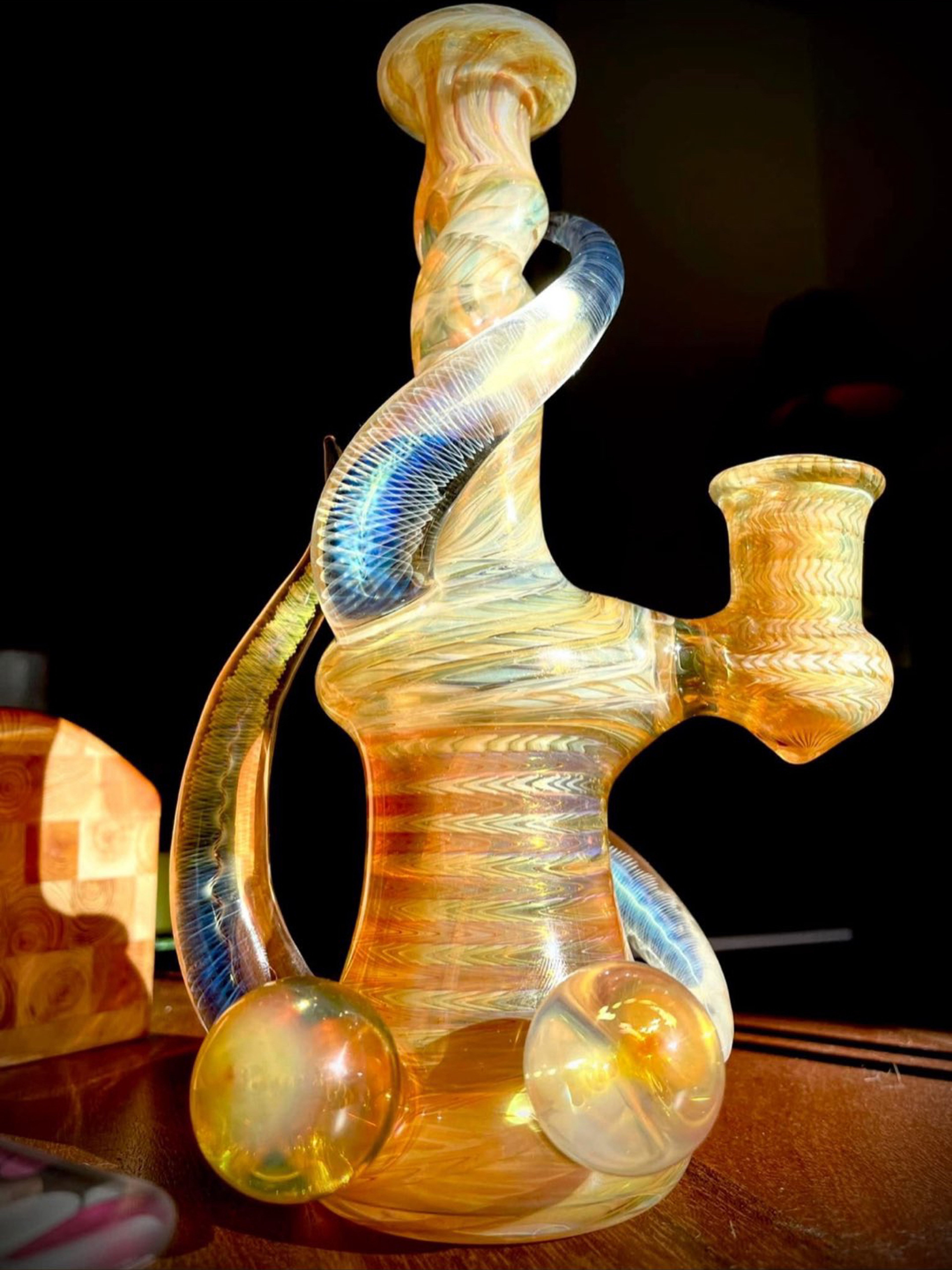 Preview pic of “Kundalini Flame” Stressless Glass Fume Set