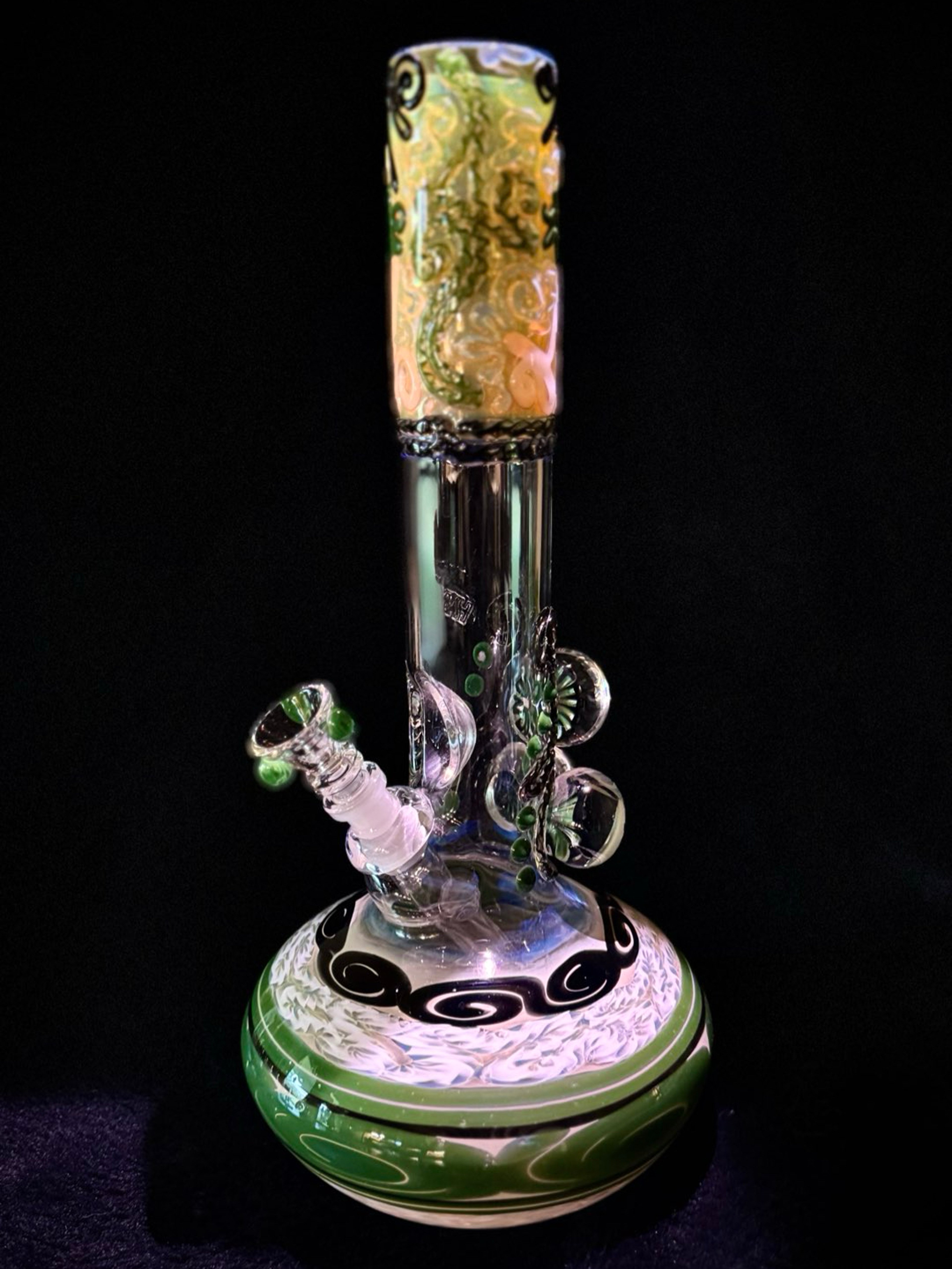 Preview pic of HVY Hand Crafted Bong