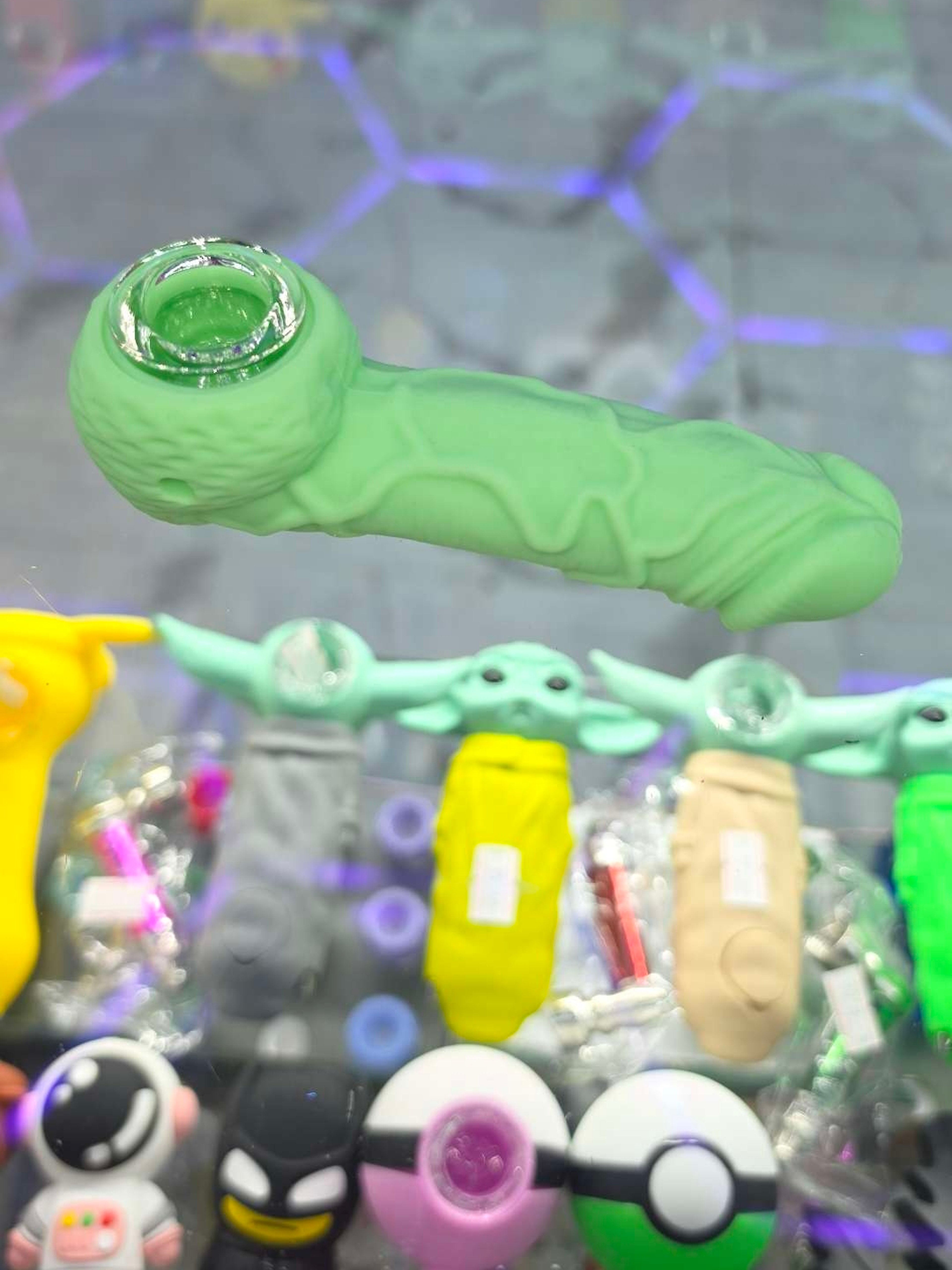 Preview pic of Silicone glass pipe shaped as a penis