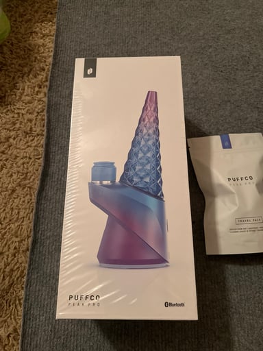 Preview pic of puffco peak pro indiglow