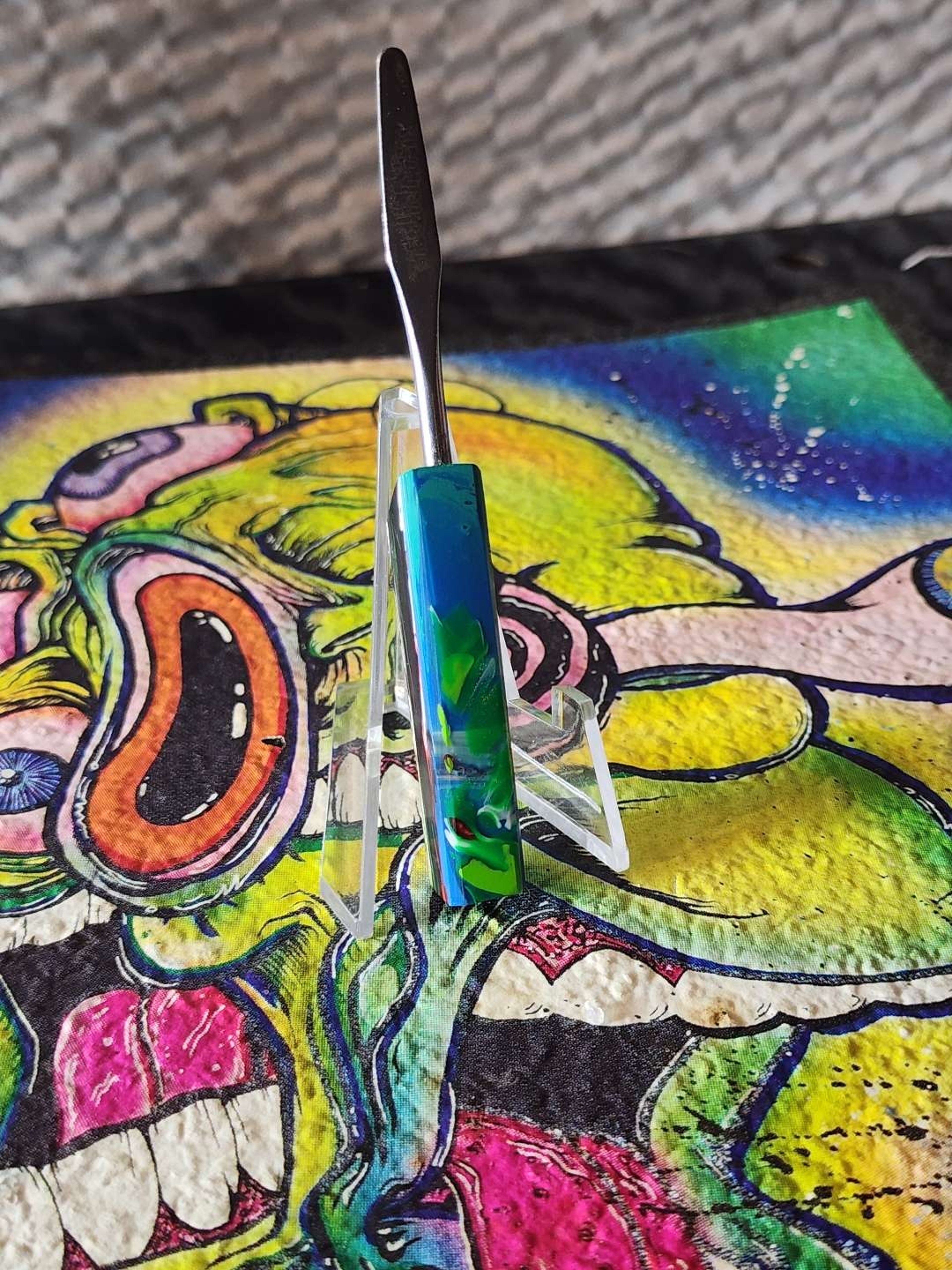 Preview pic of Hash Rules Everything Around Me Dabber