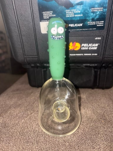 Preview pic of Pickle Rick Glass Dab Rig Set