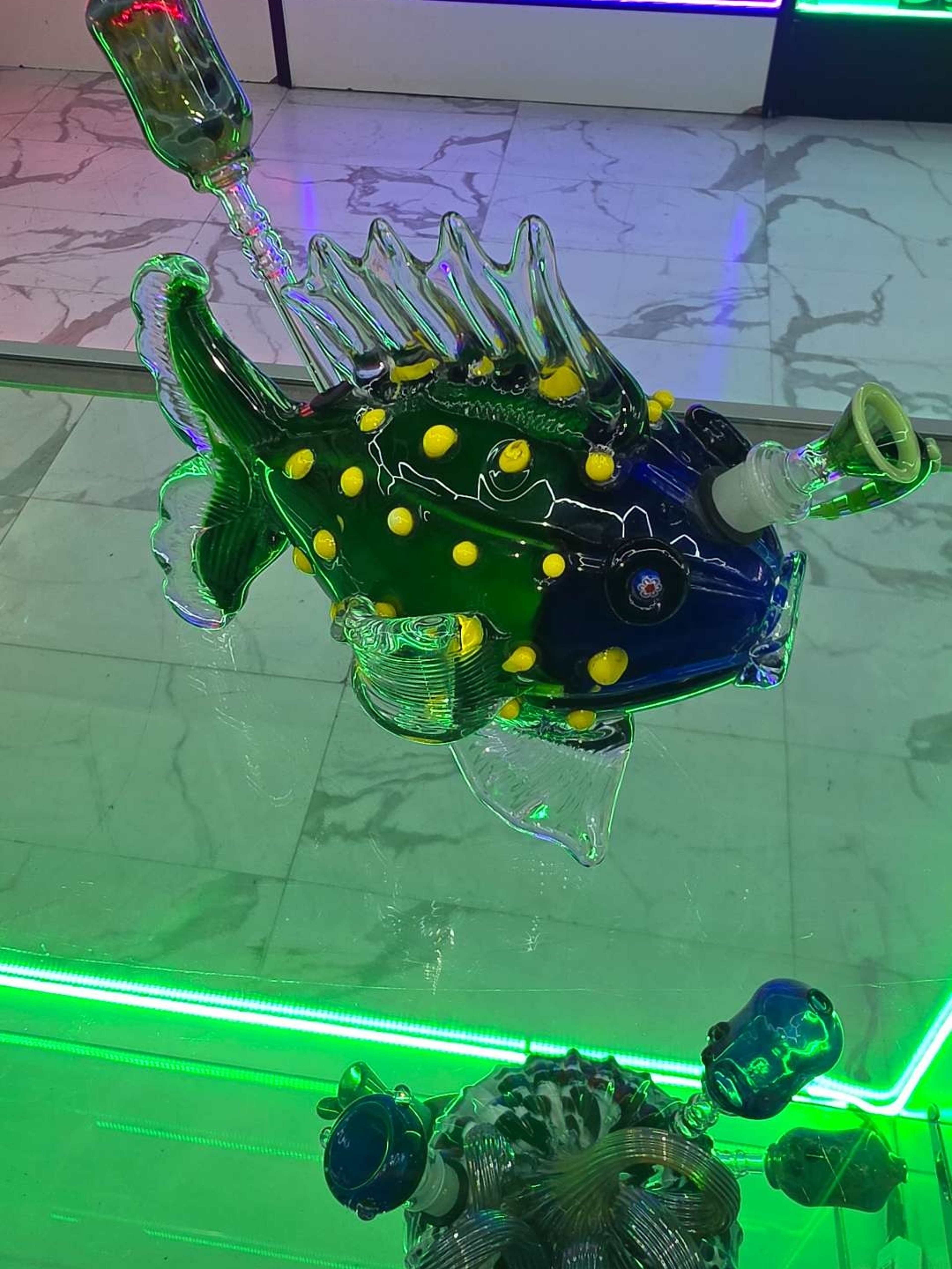 Preview pic of Bong GLASS SCULPTURE SUBMERGED TROPICAL FISH GREEN BLUE YELLOW MILLEFIORI EYES
