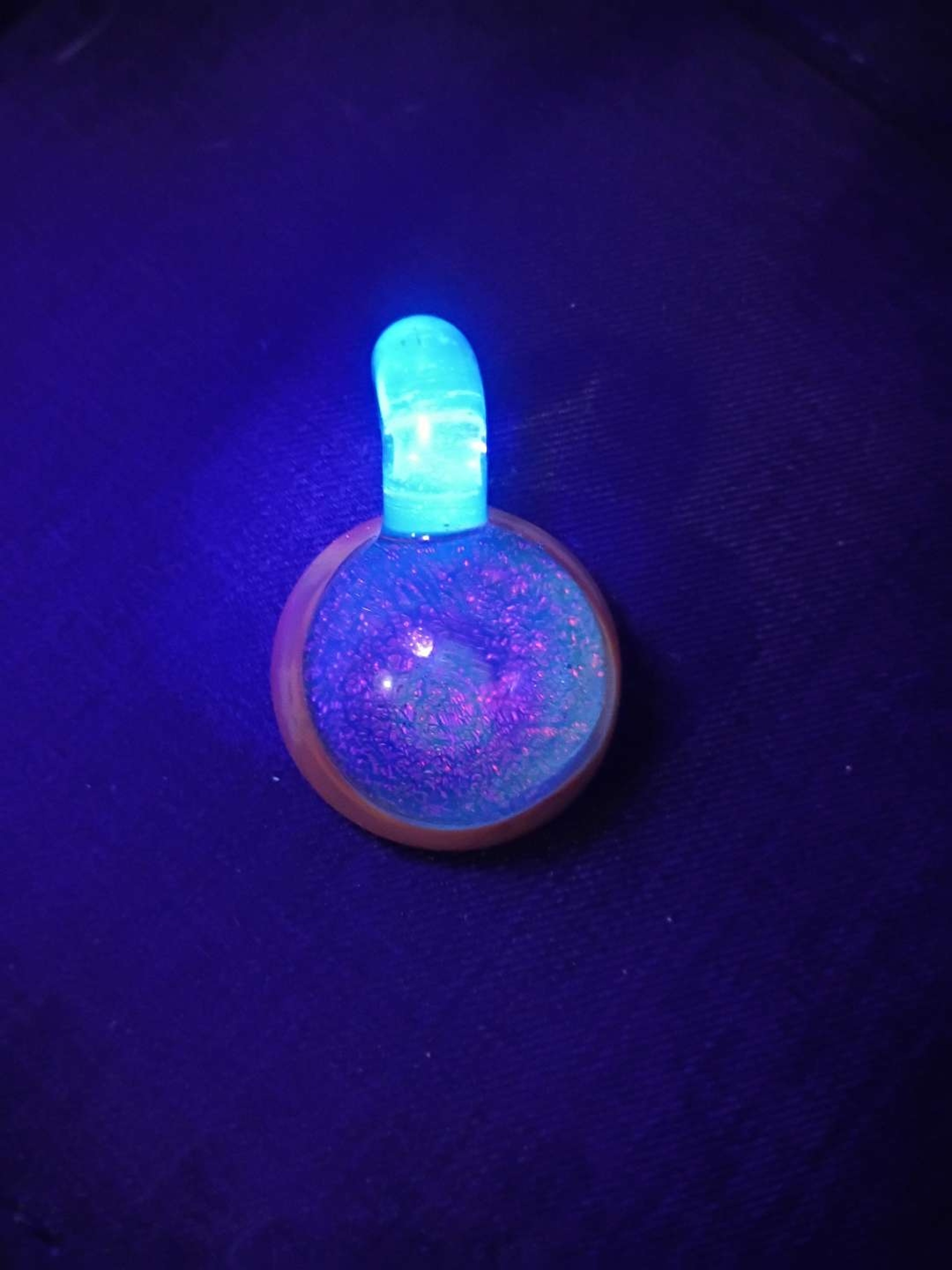 Preview pic of Crystal ball pendant