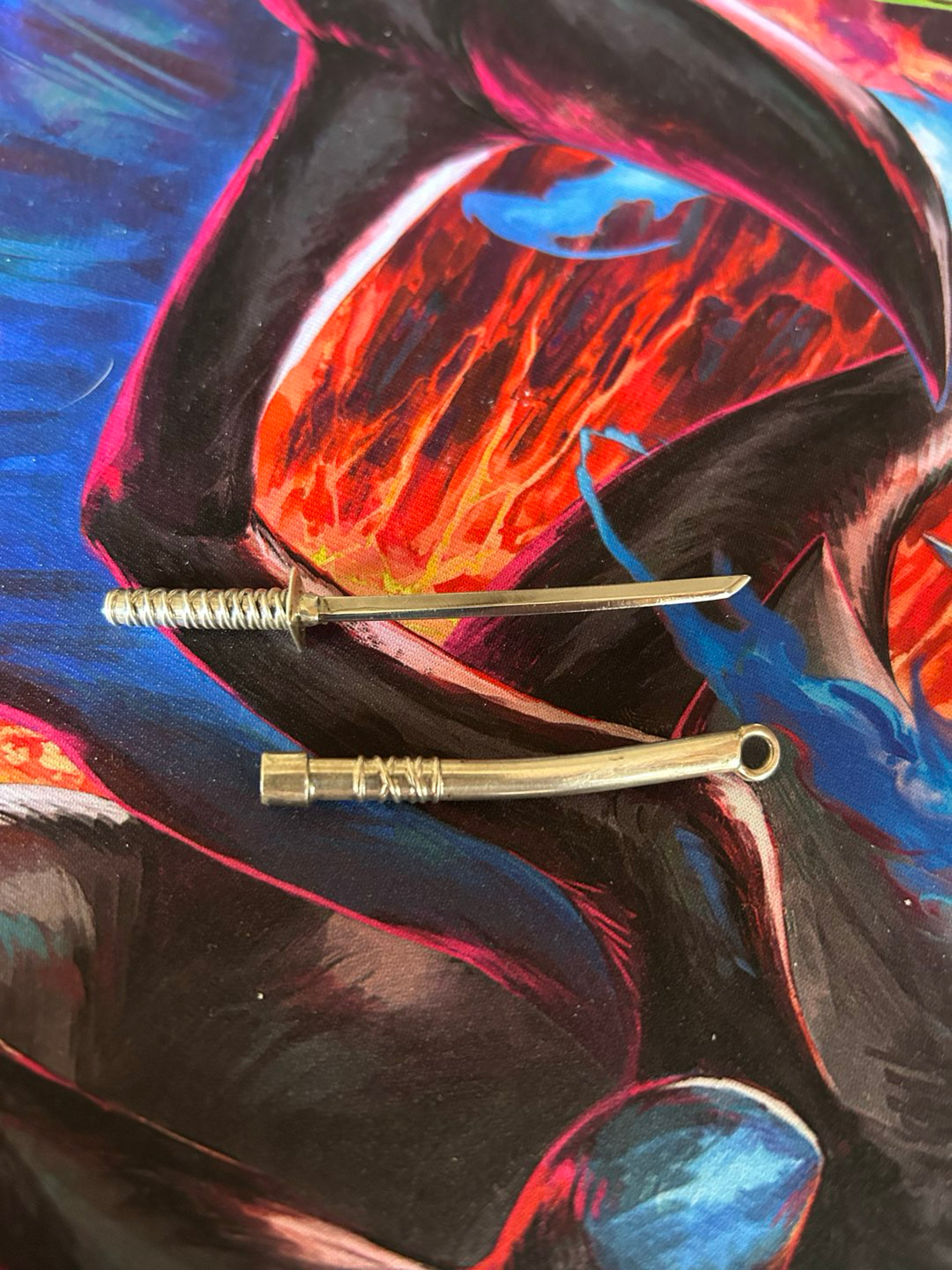Preview pic of Daburi sword with sheath, bale and blue gem