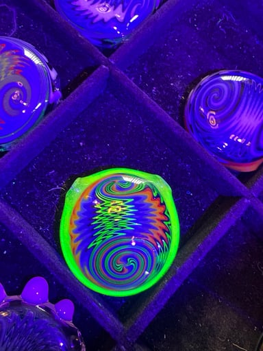 Preview pic of 2026 Plymouth Flameworks UV reactive Hollow pendant