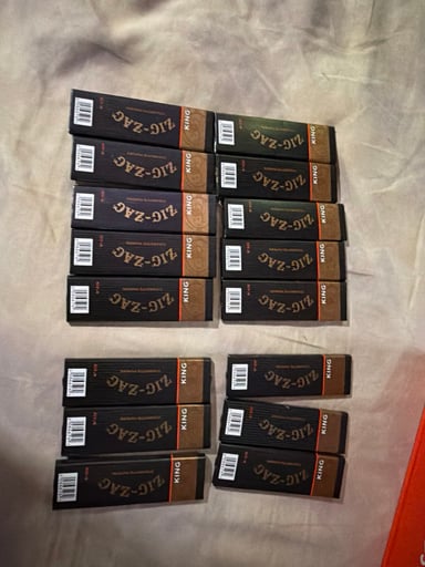 Preview pic of 16 unused packs of zigzag king size papers