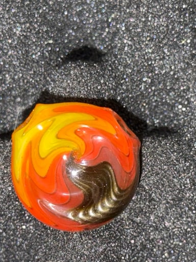 Preview pic of Greasy glass wig wag pendant