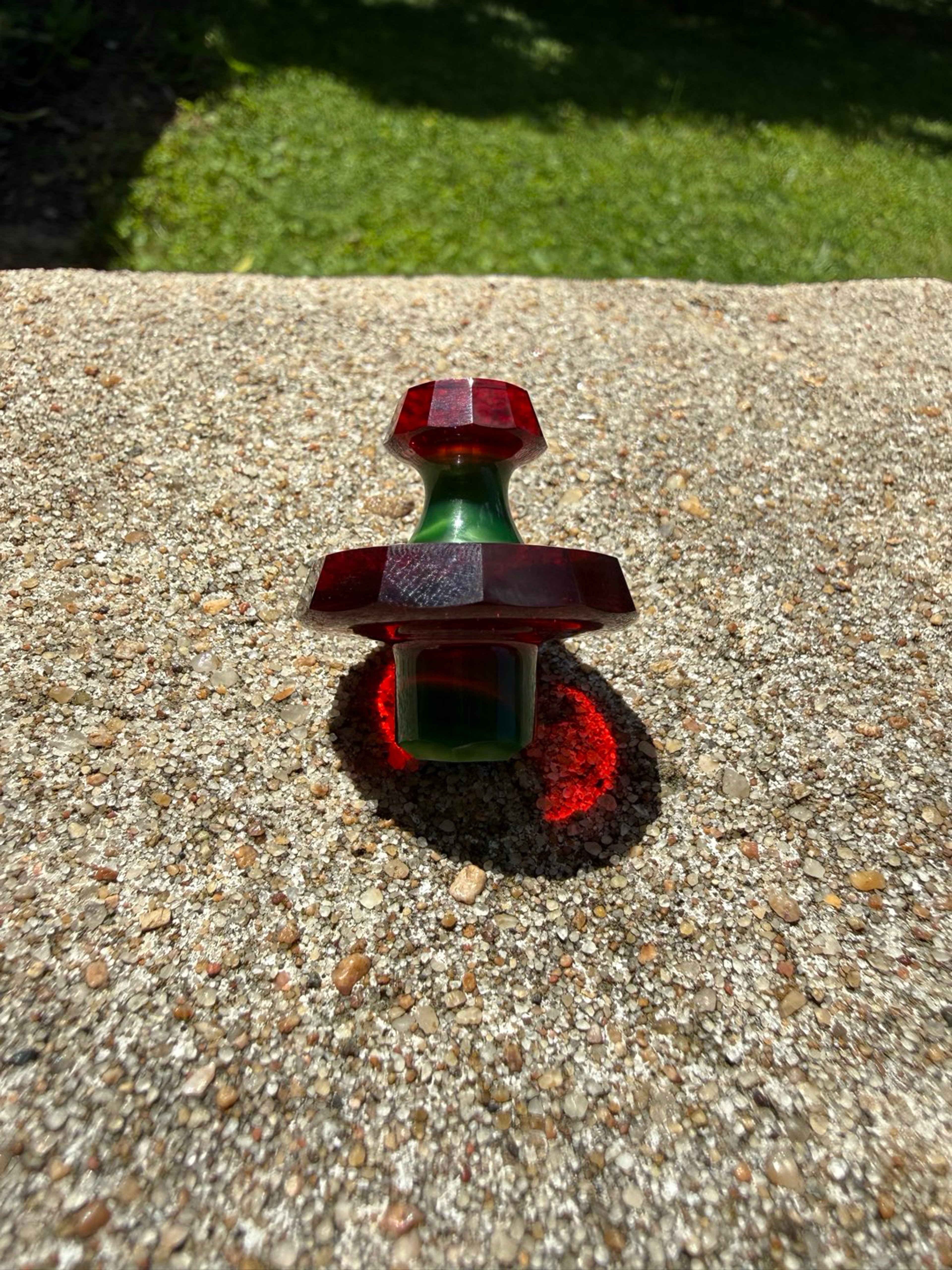 Preview pic of Hardcore Toke fully faceted carb cap