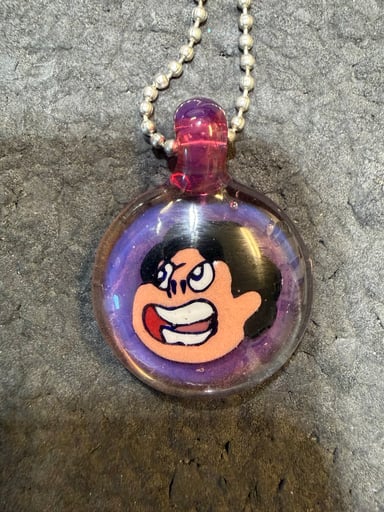 Preview pic of Stringbean Glass Steven Universe Pendant