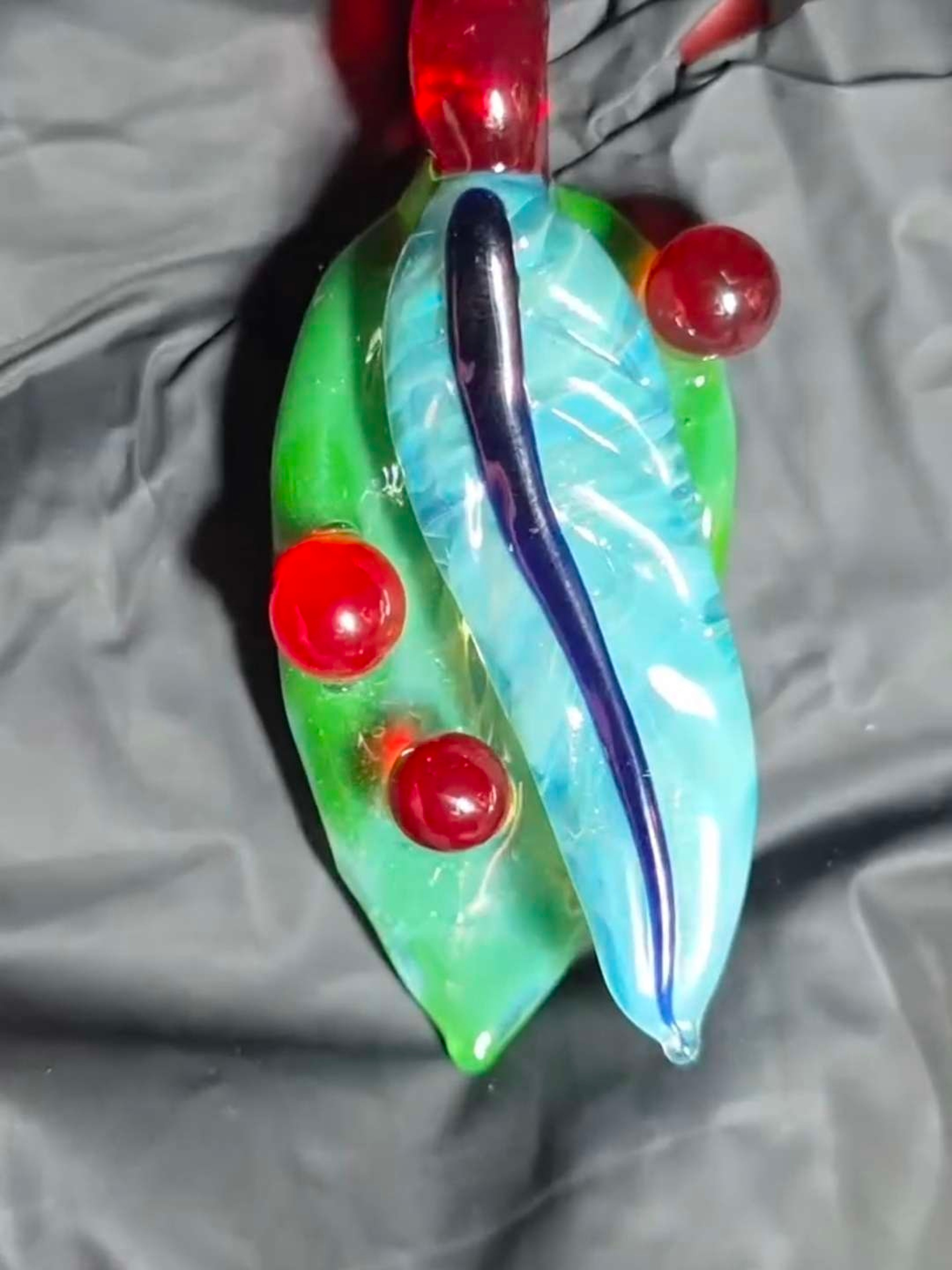 Preview pic of Double leaf pendant