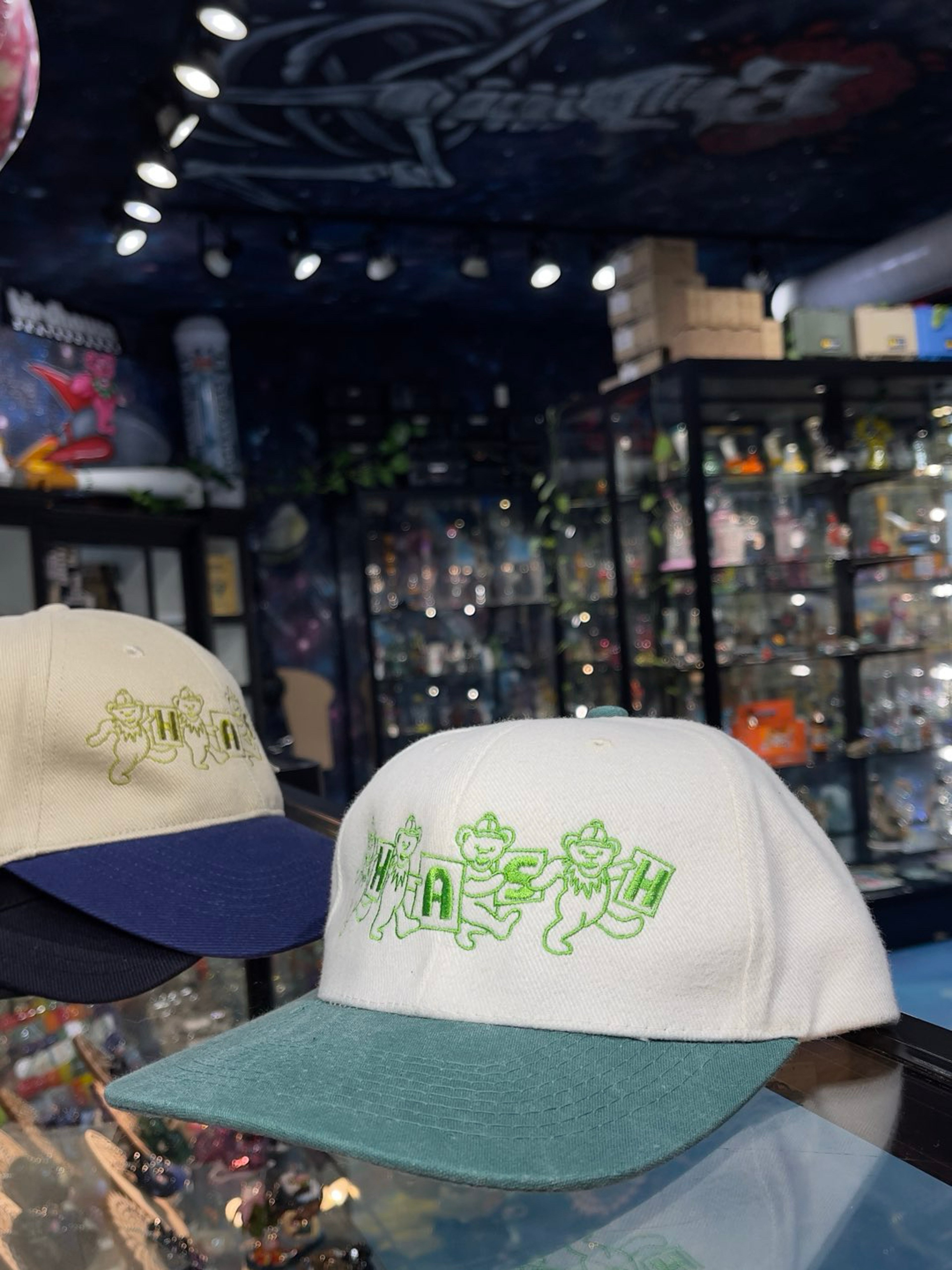 Preview pic of @ALLMYHATSAREDEAD