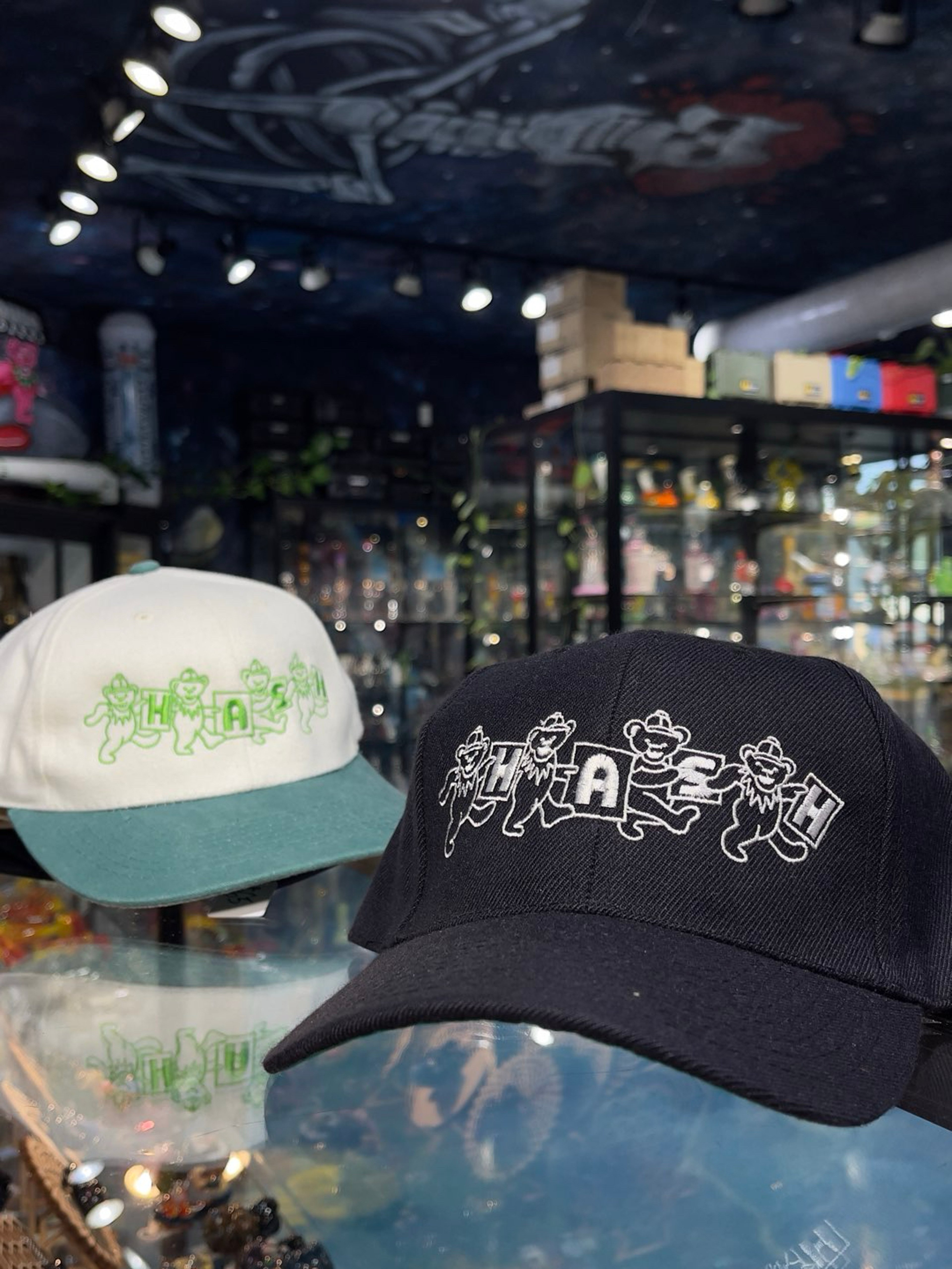 Preview pic of @ALLMYHATSAREDEAD