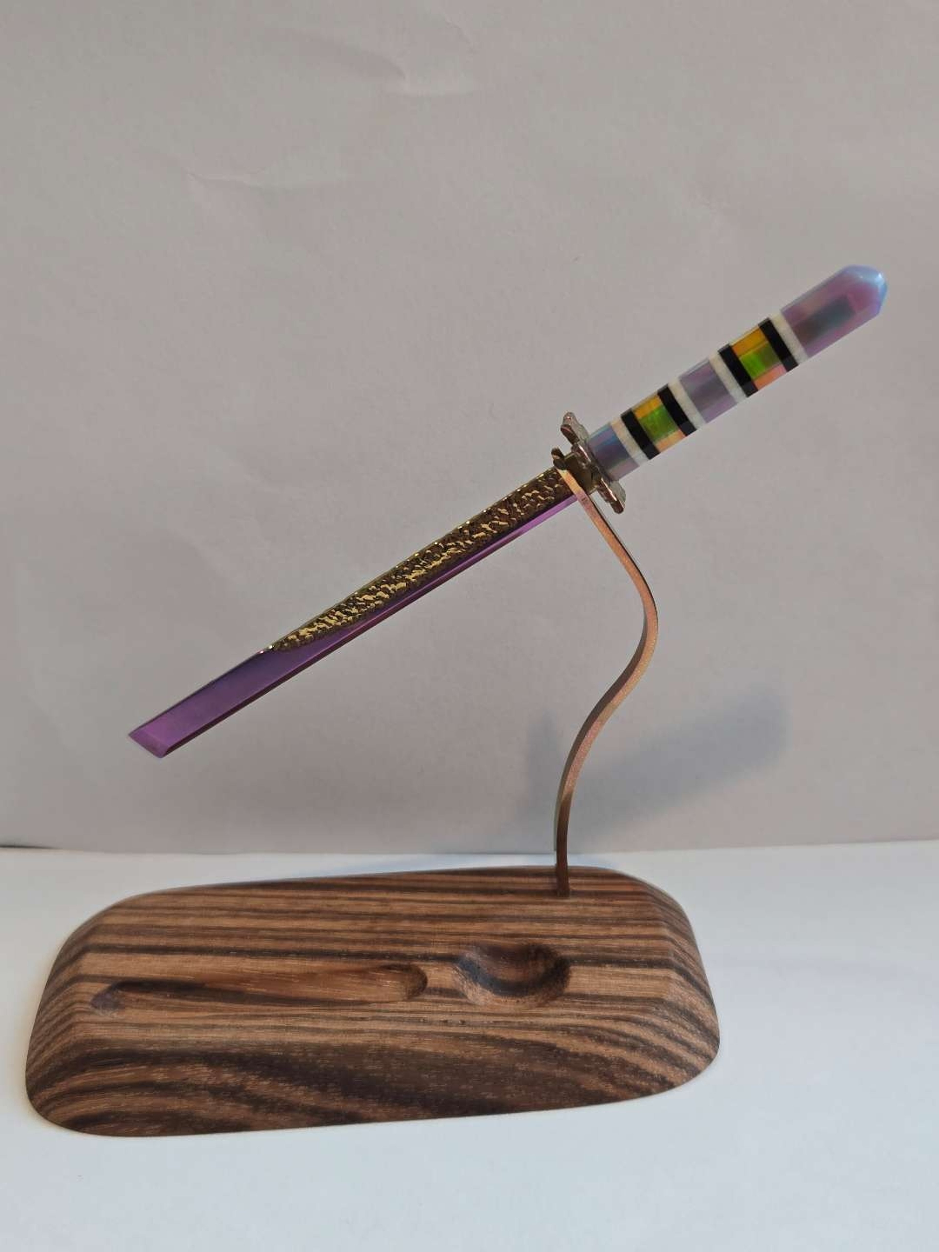Preview pic of Trippy Barn Dab Sword with Stand