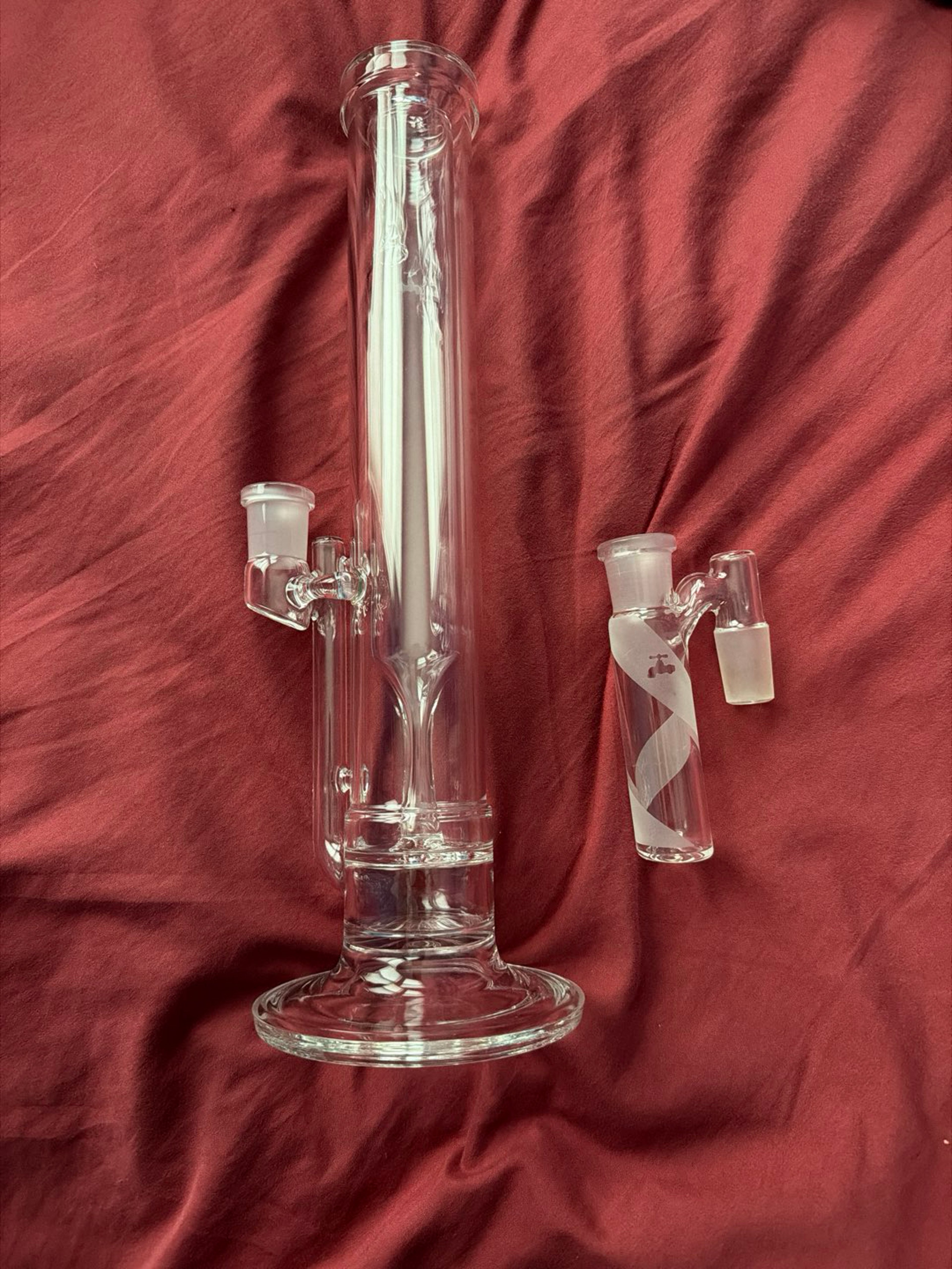 Preview pic of 18mm Outside-in tube with ash catcher and artist 14/18 reducer from Hamms water works. NO TRADES.