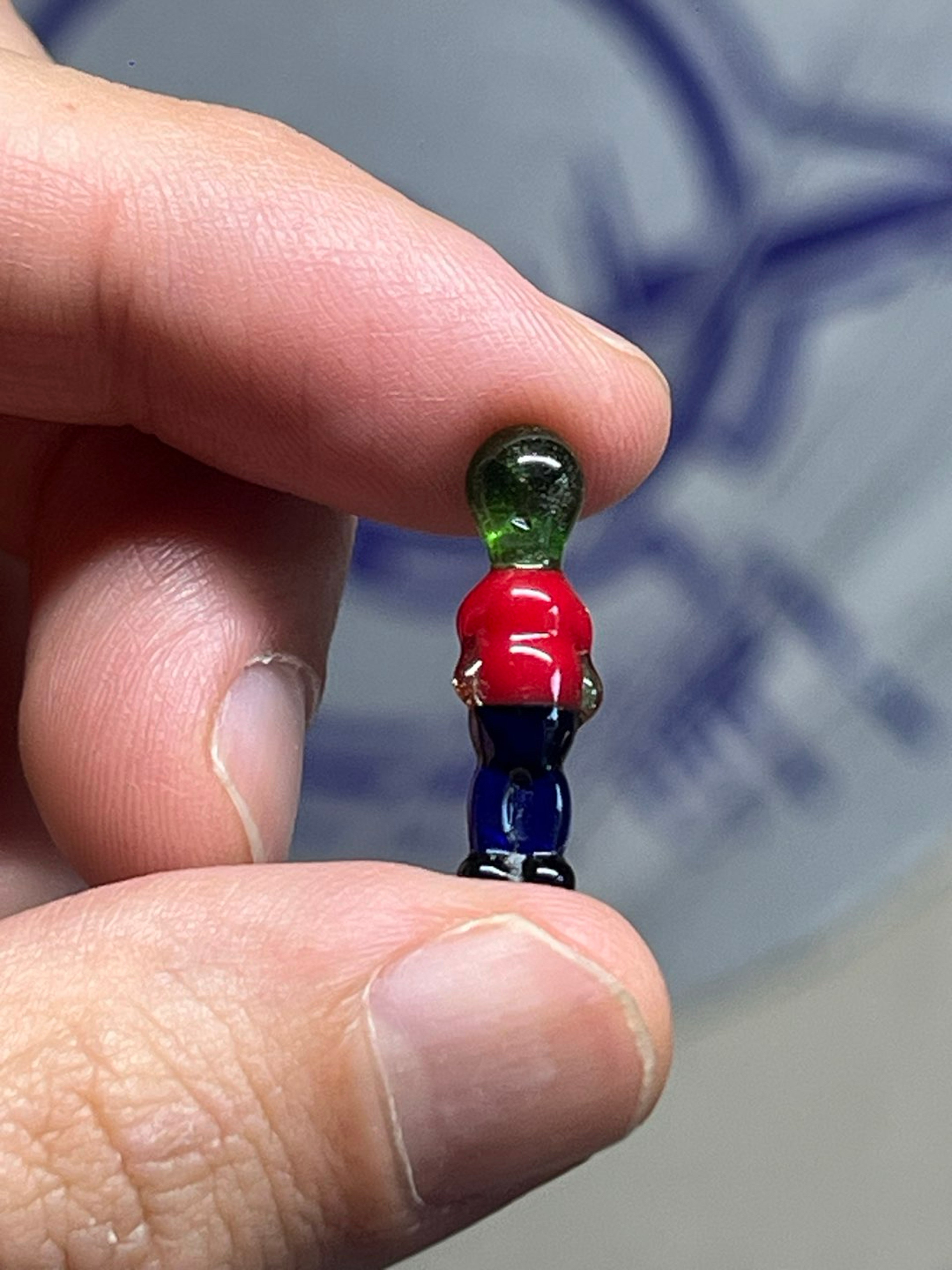 Preview pic of Mini alien sculpture (pillar)