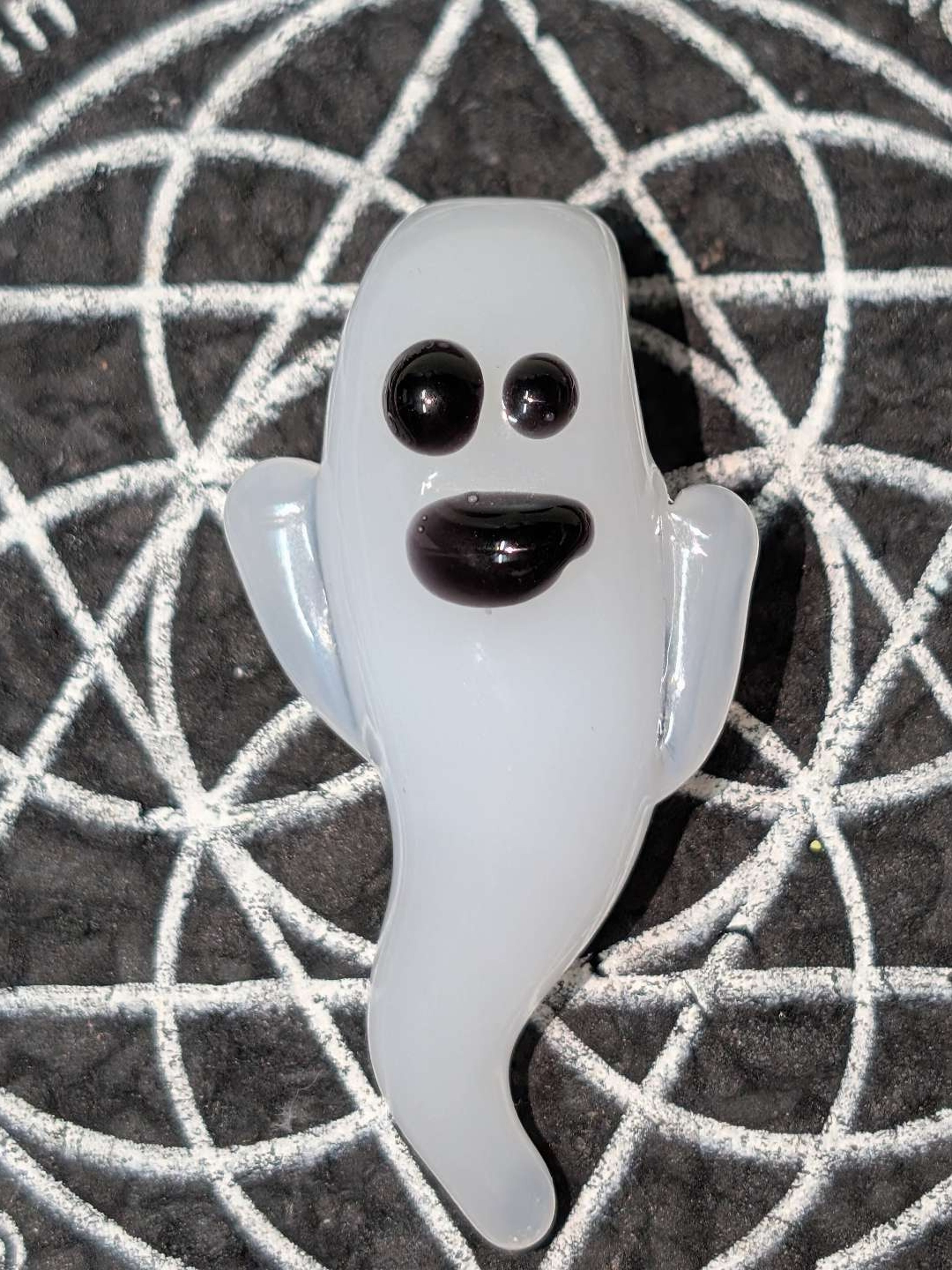 Preview pic of Ghost of exes past 👻📱 a.k.a Spoop