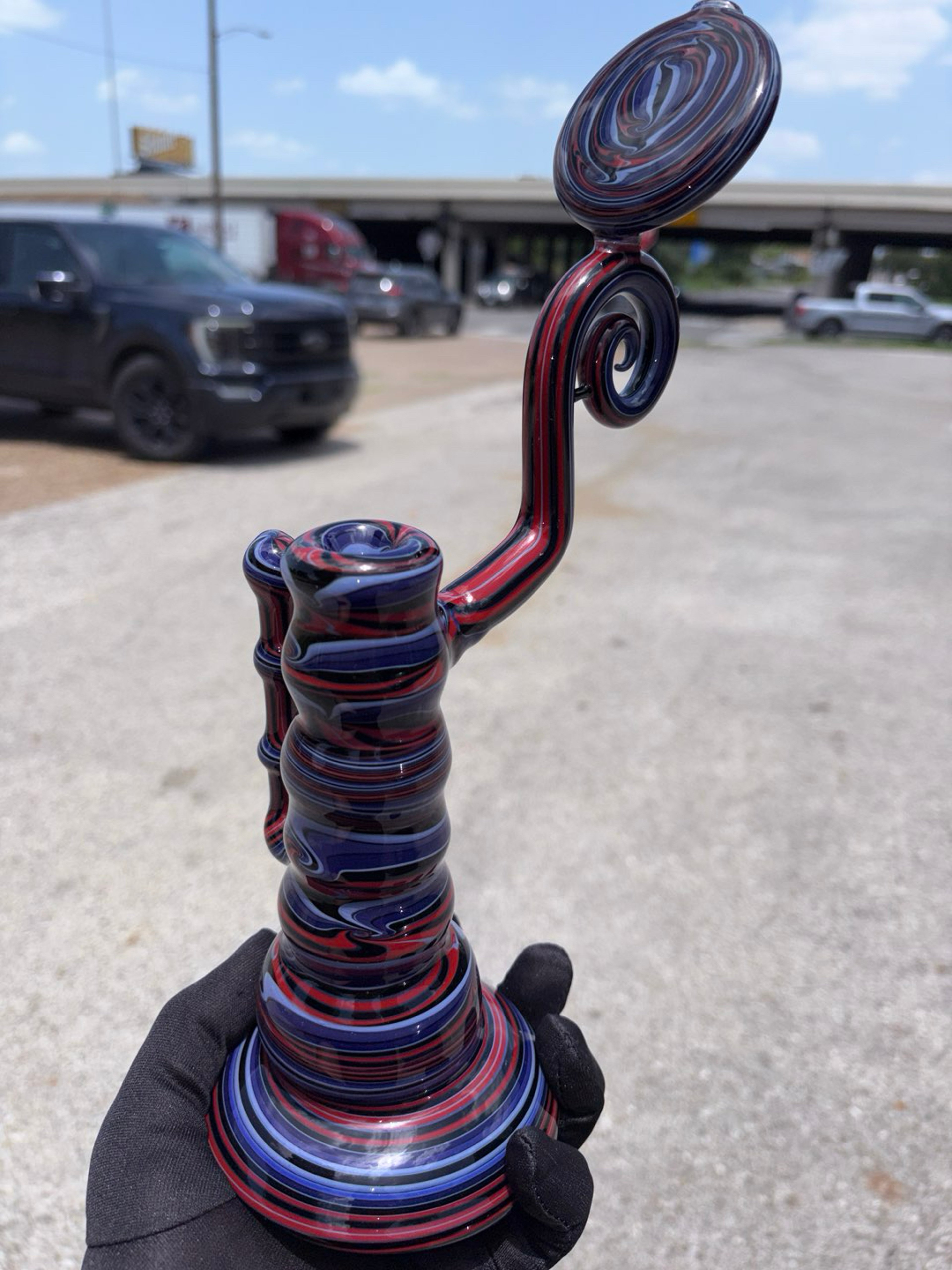 Preview pic of N dark glass wig-wag bubbler
