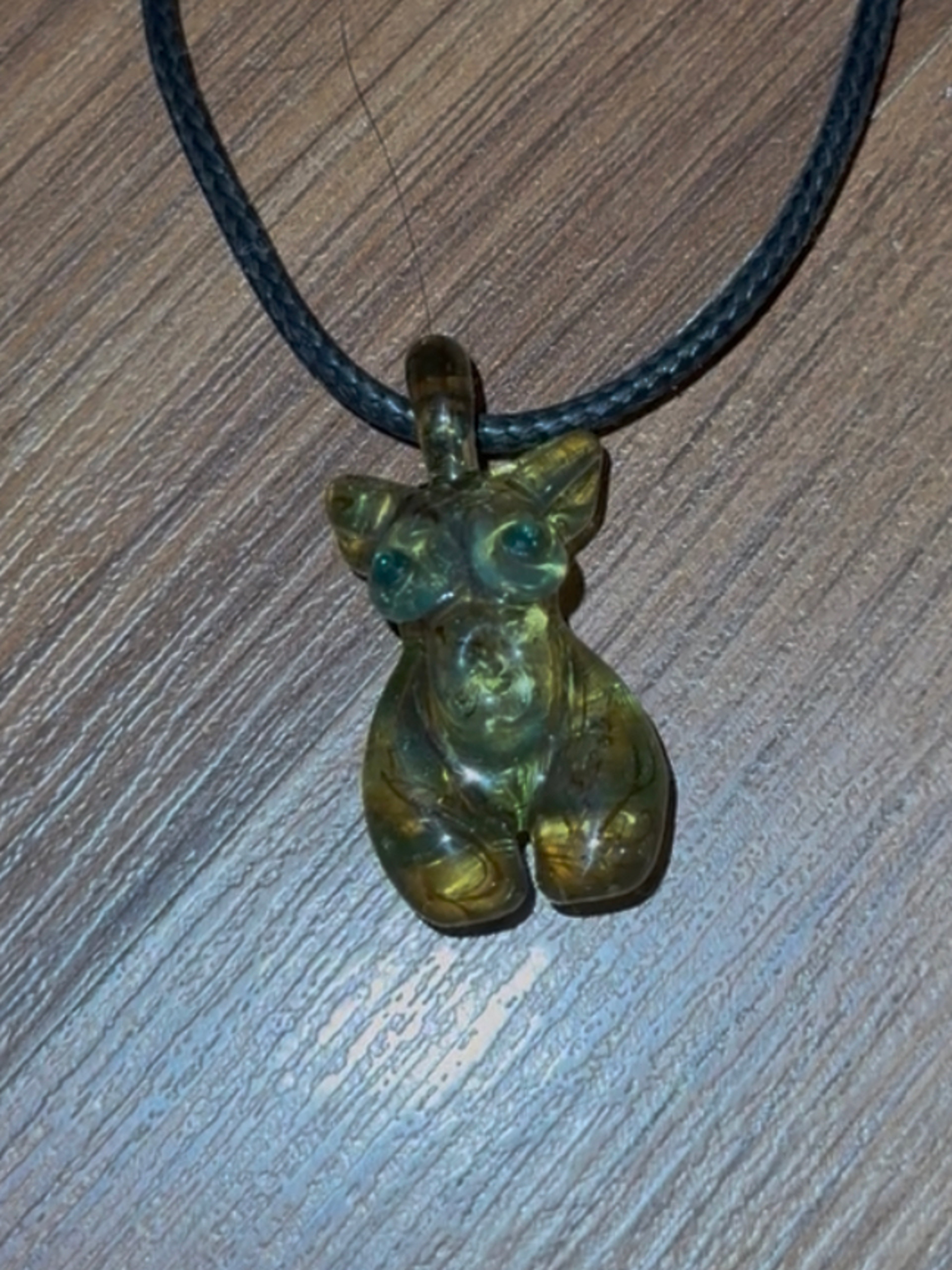 Preview pic of Ishtar glass Pendant