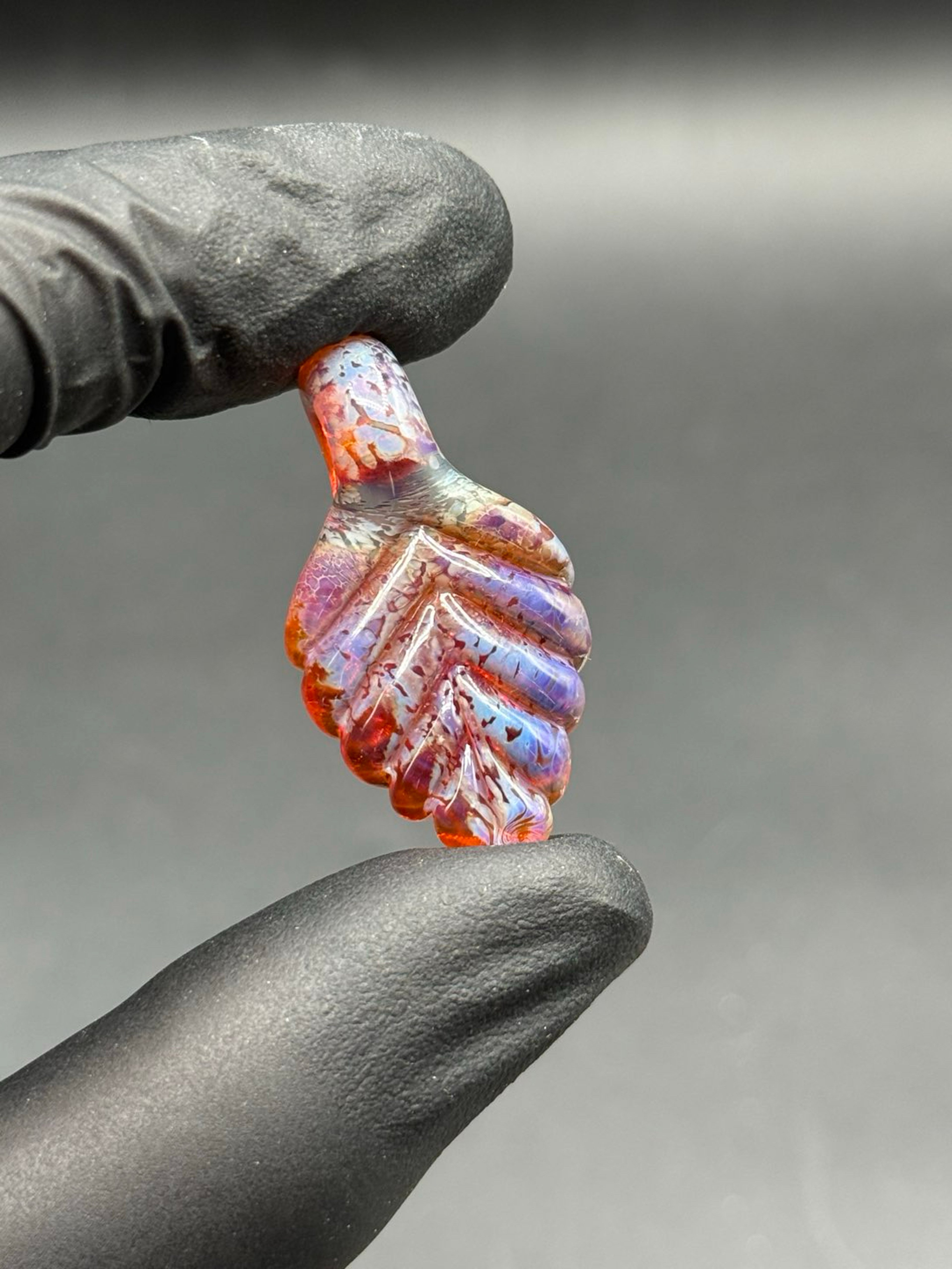 Preview pic of Leaf pendant