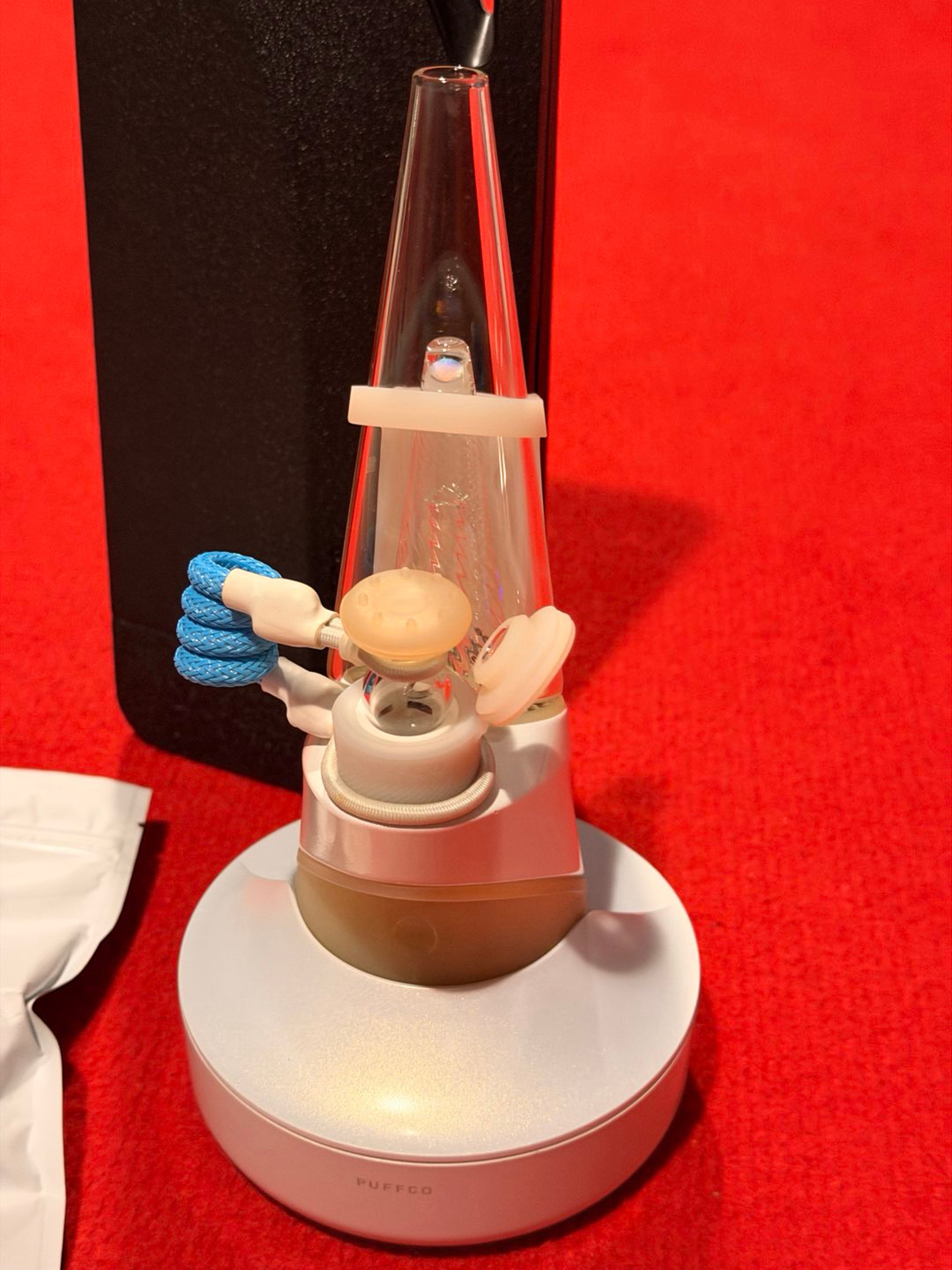 Preview pic of Puffco Peak Pro Opal Edition