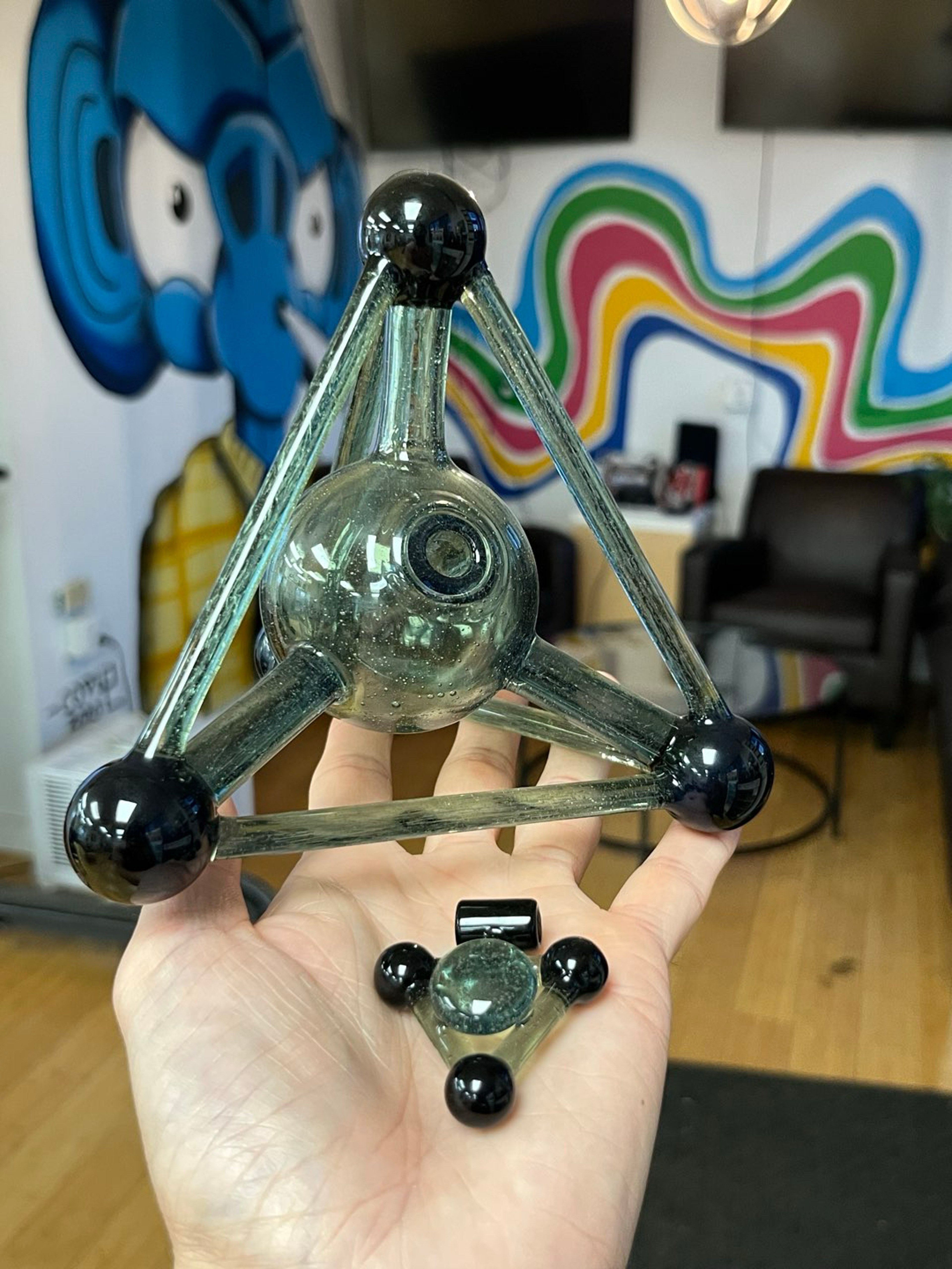 Preview pic of Kid Glass Small Pyramid Rig + Pendant