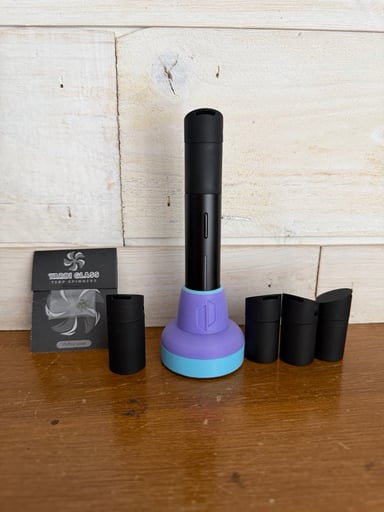Preview pic of Puffco pivot onyx with wireless charging base