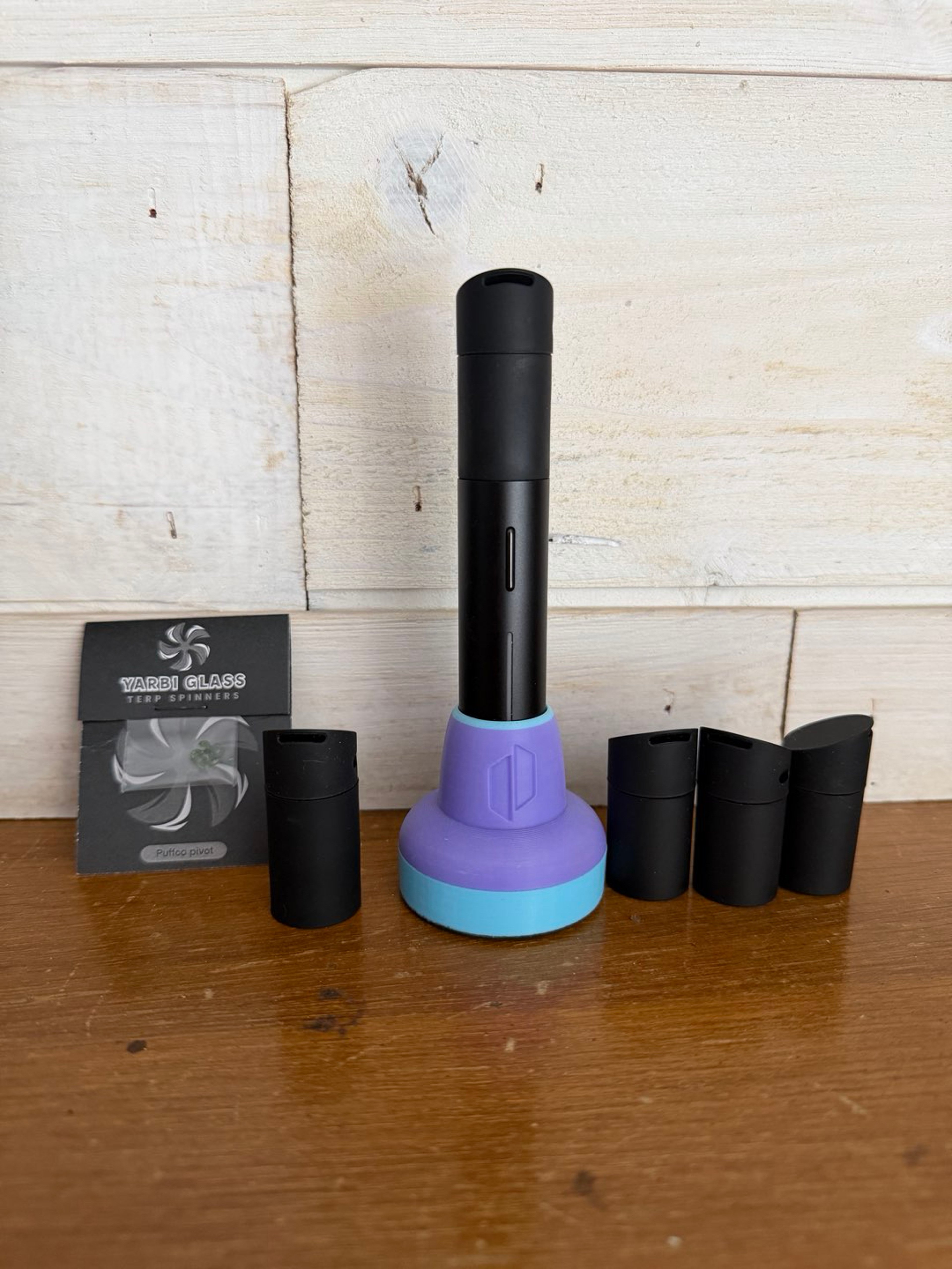 Preview pic of Puffco pivot onyx with wireless charging base