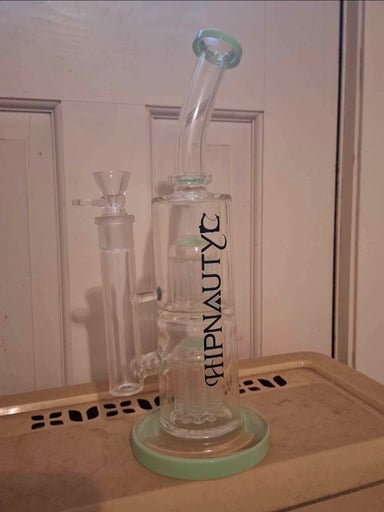 Preview pic of Hipnautyc brand bong with double tree perc