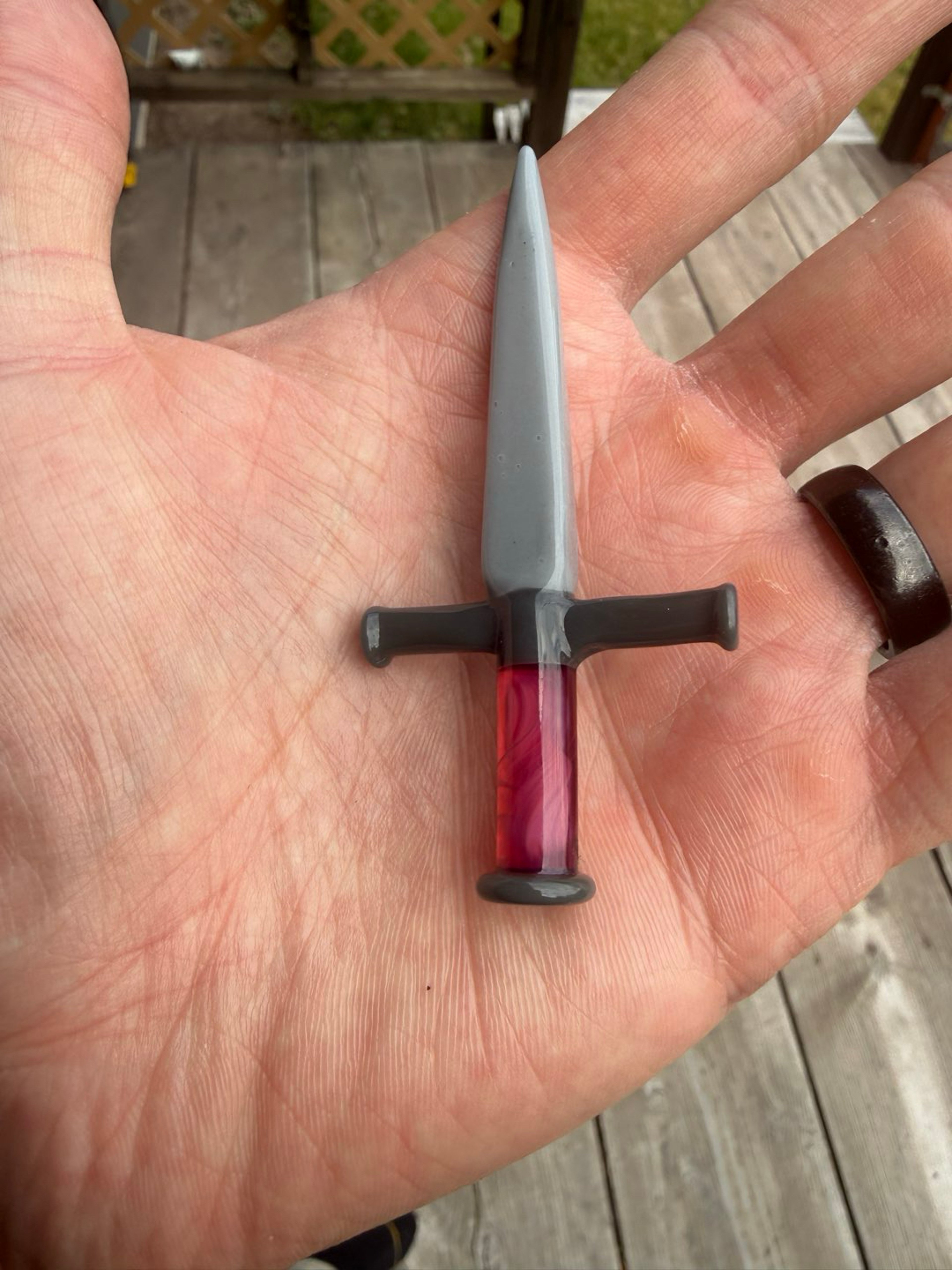 Preview pic of Jebb Glass sword large