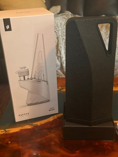 Preview pic of Puffco Peak 3DXL in Pearl with 3D atomizer Open Box New