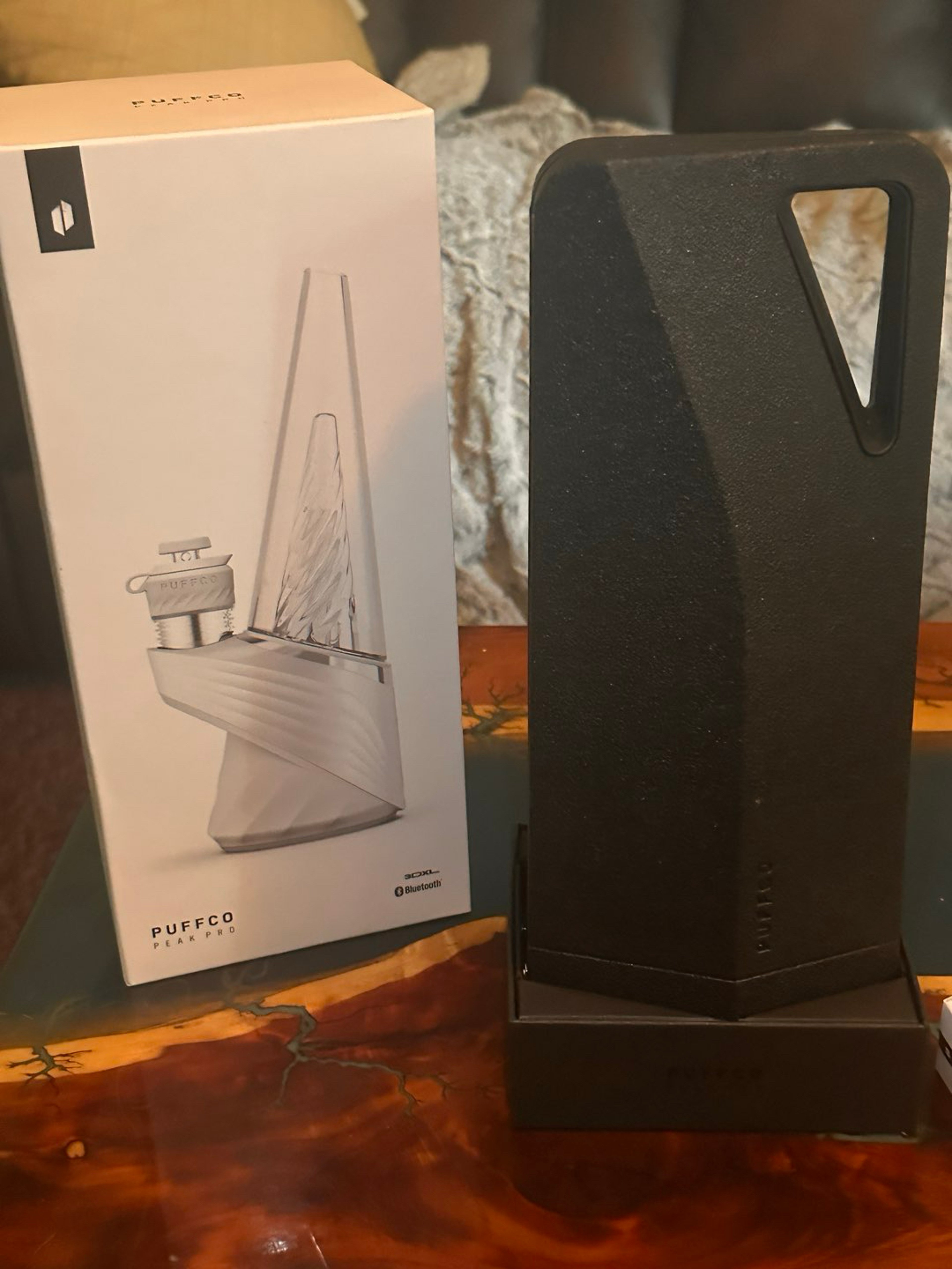 Preview pic of Puffco Peak 3DXL in Pearl with 3D atomizer Open Box New