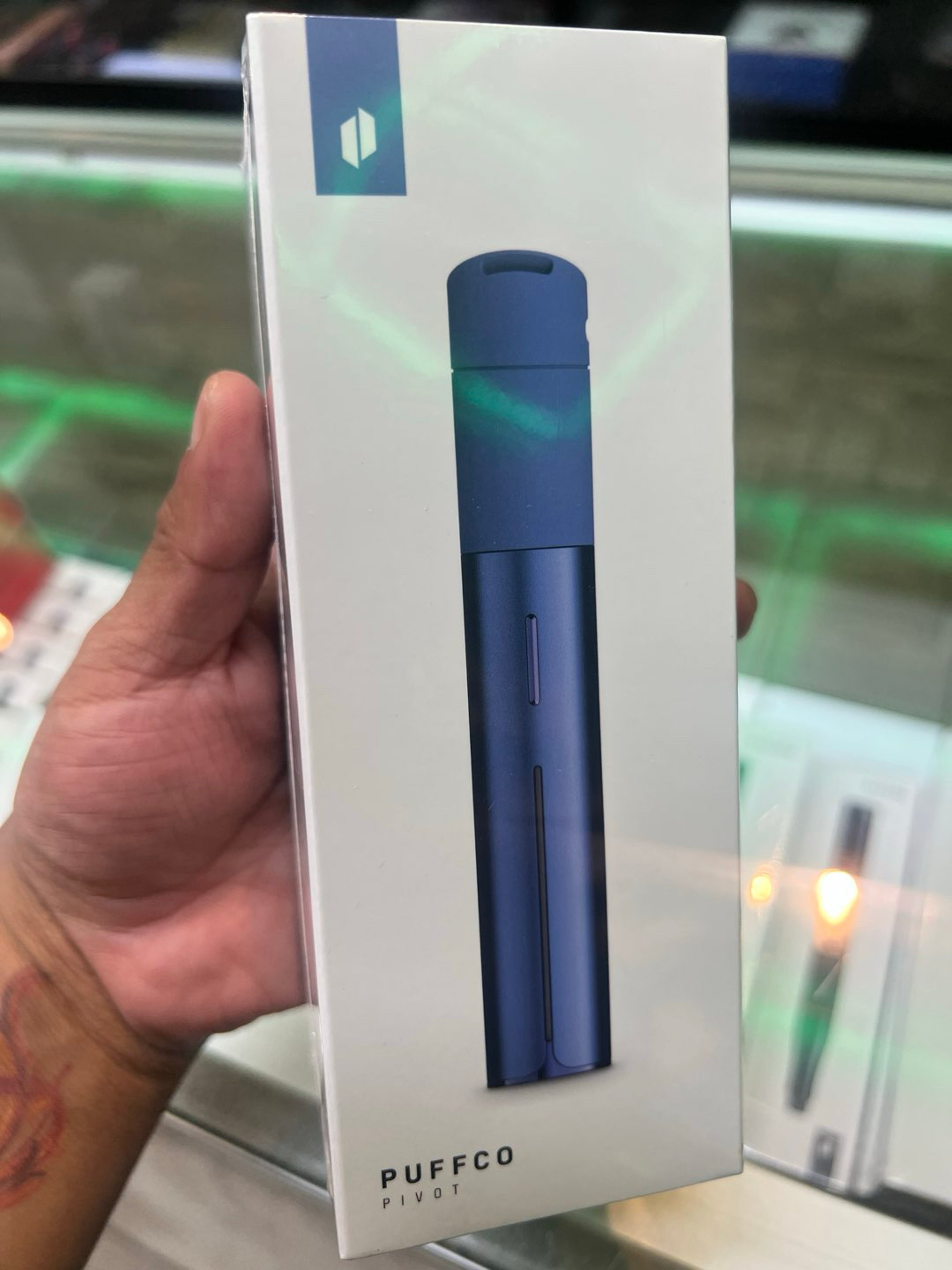 Preview pic of Puffco Pivot Sapphire SEALED