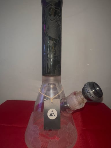 Preview pic of Milkyway Glass 15” Skull Emperor Beaker